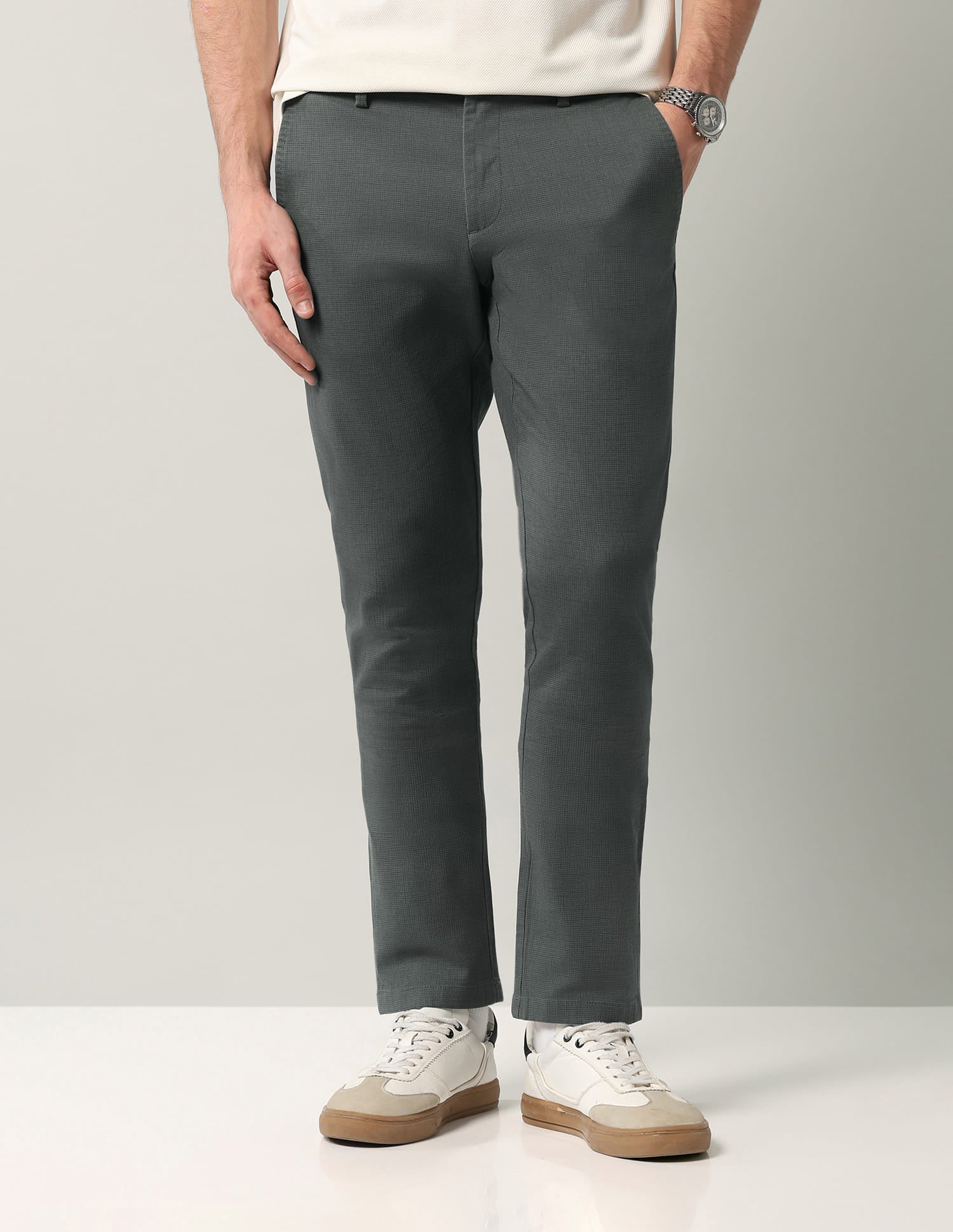 Textured Mid-rise Modern Fit Trousers