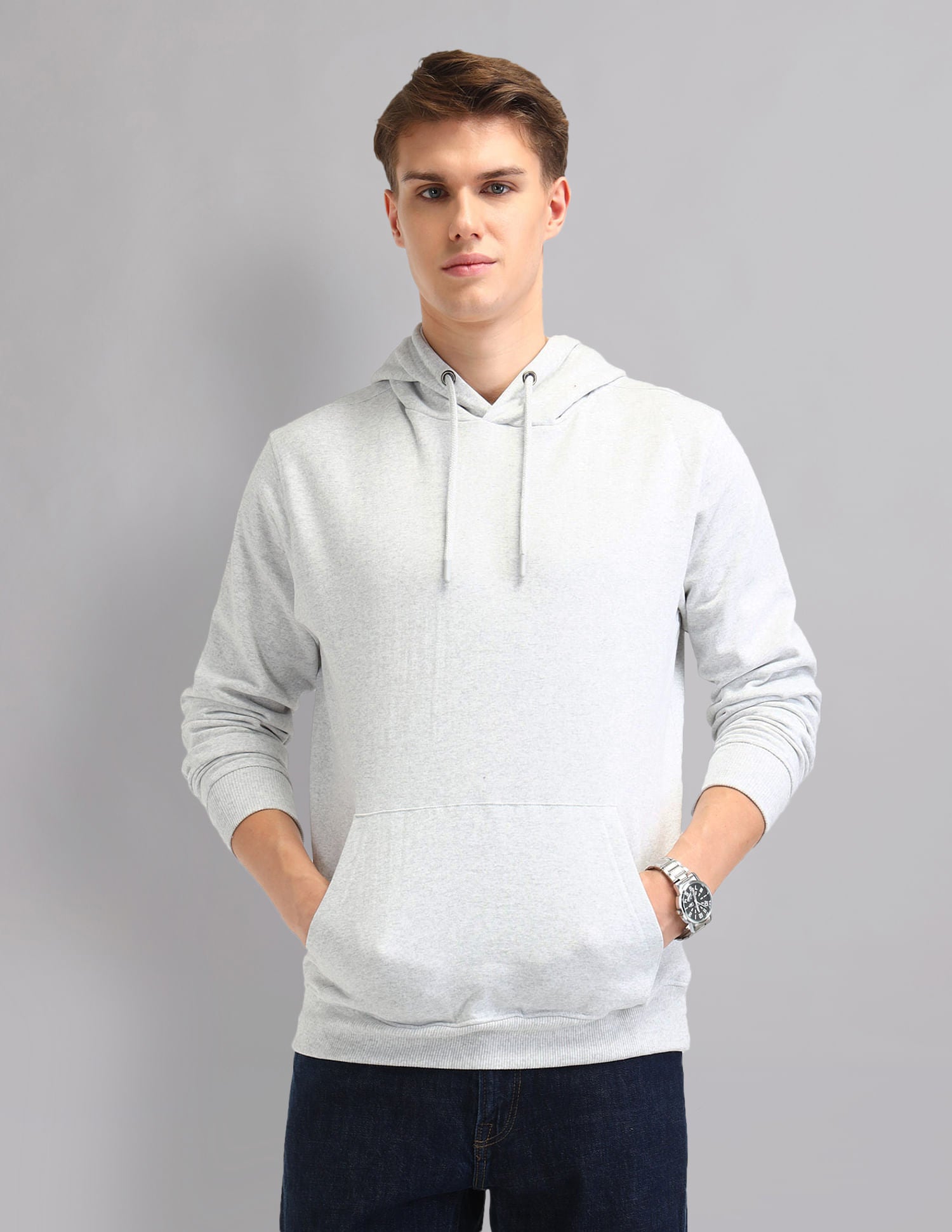 Modern Slim Fit Solid Sweatshirt