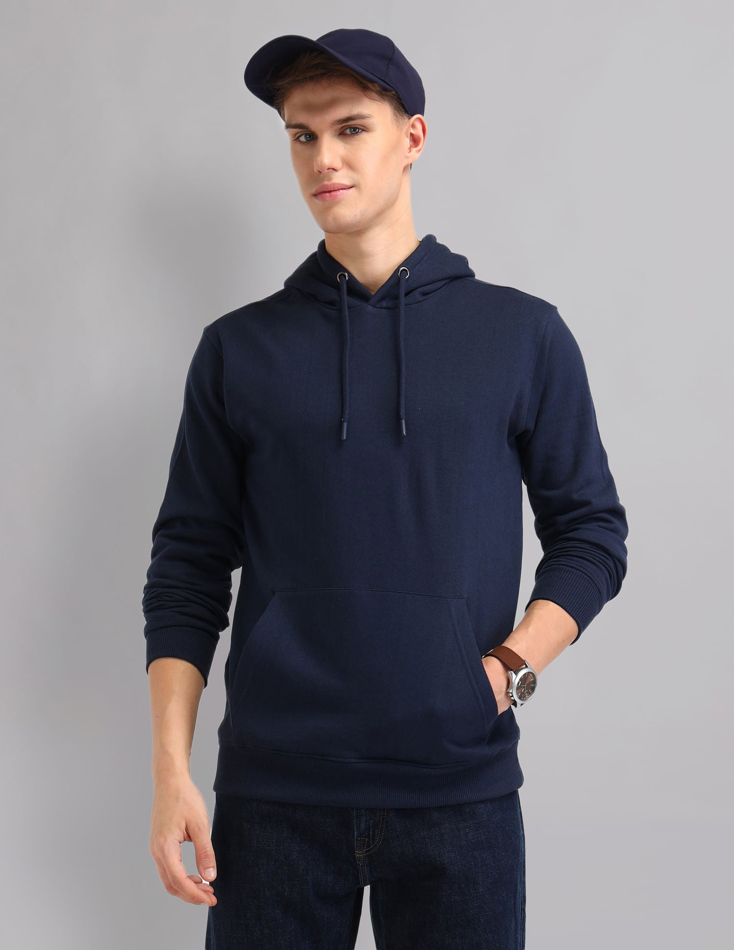 Modern Slim Fit Solid Sweatshirt