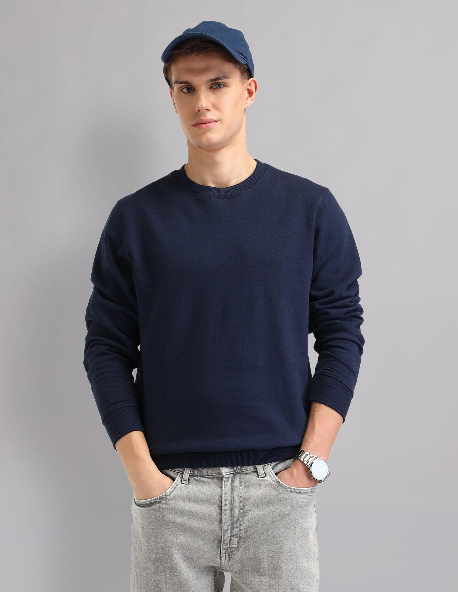 Modern Slim Fit Solid Sweatshirt