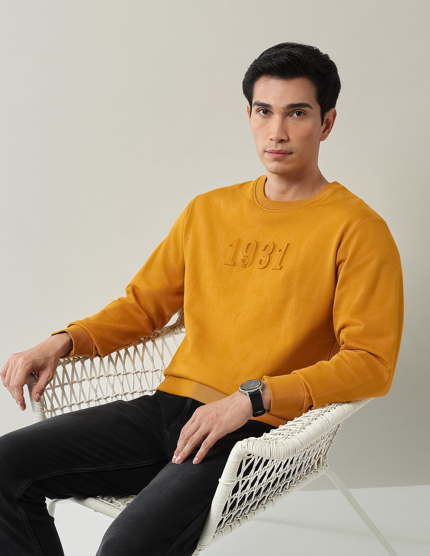 Modern Slim Fit Sweatshirt