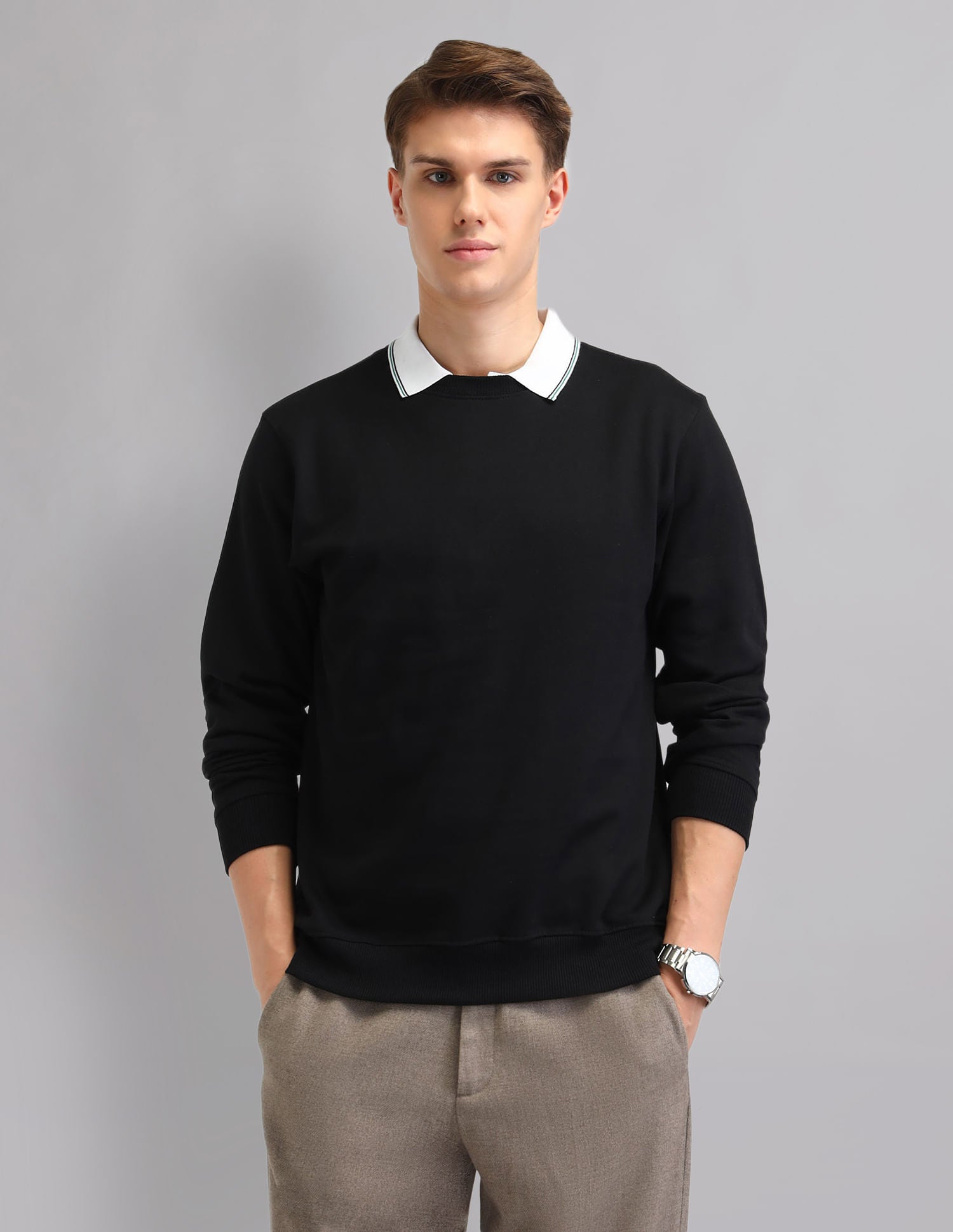 Modern Slim Fit Solid Sweatshirt