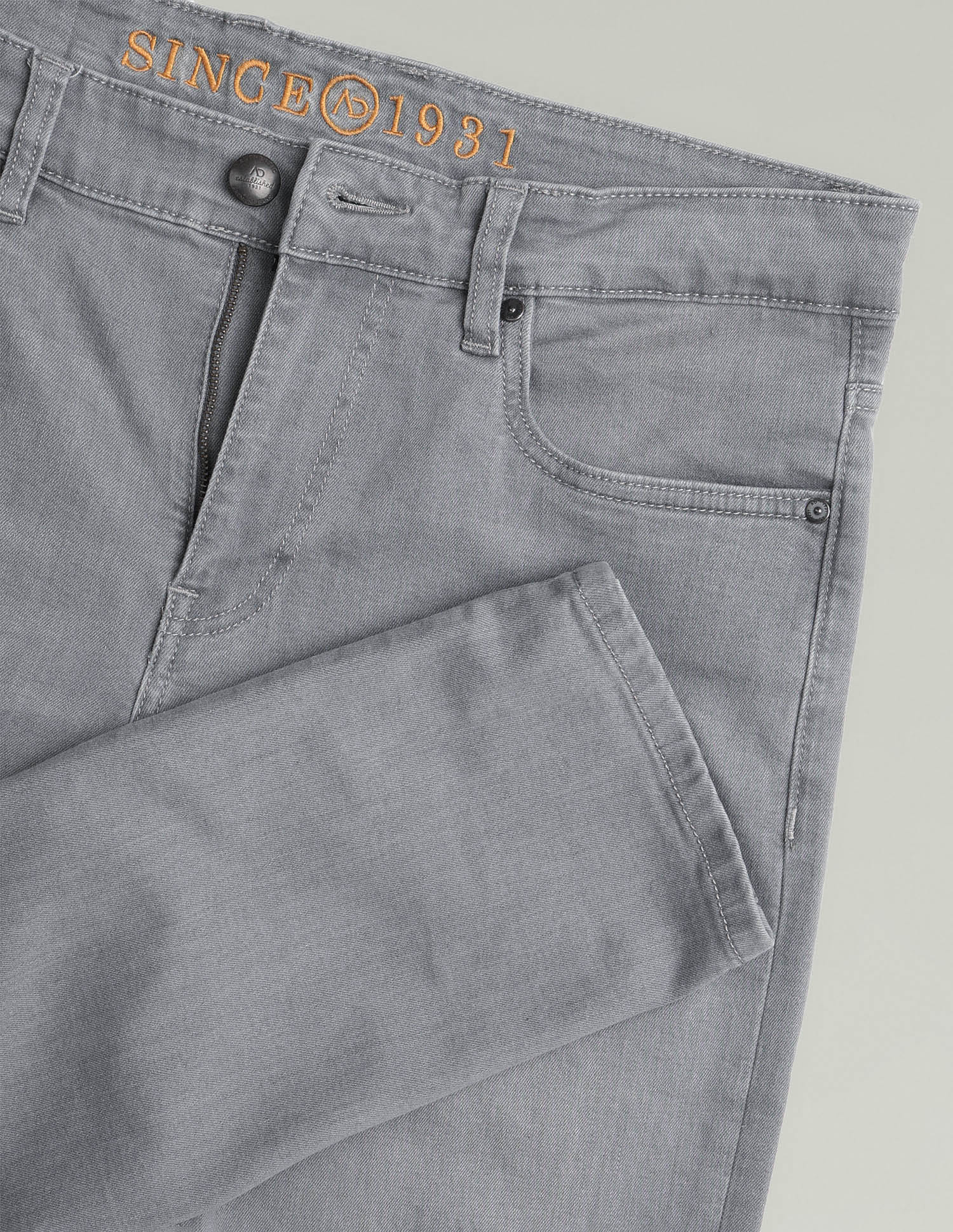 Refined Solid Slim Fit Mid-Rise Jeans