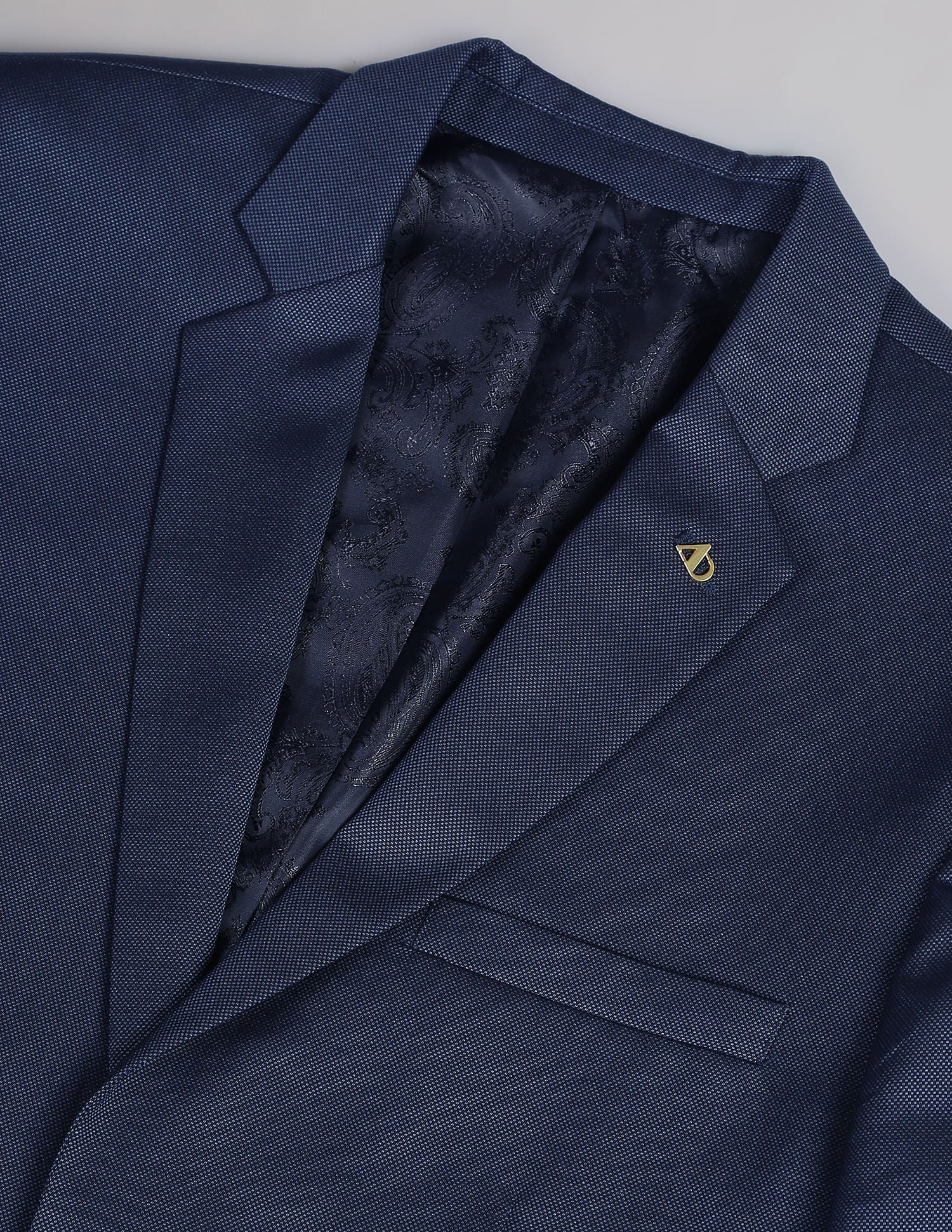 Old-School Tailored Regular Fit Solid Three Piece Suit
