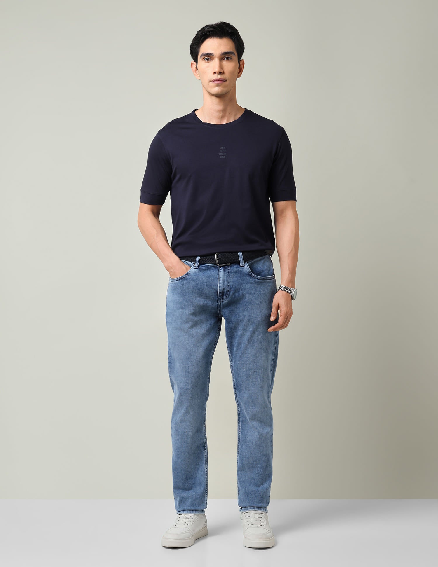Refined Solid Slim Fit Mid-Rise Jeans