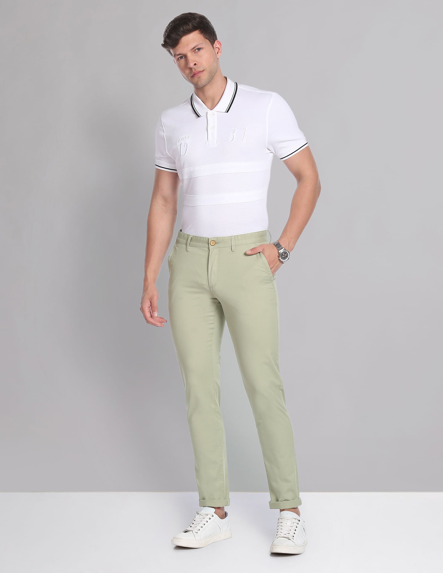 Regular Solid Twill Casual Chinos
