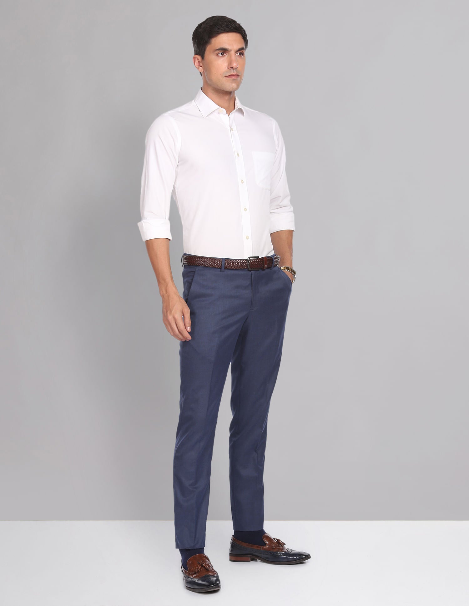 Relaxed Look Smart Mid Rise Solid Formal Trousers