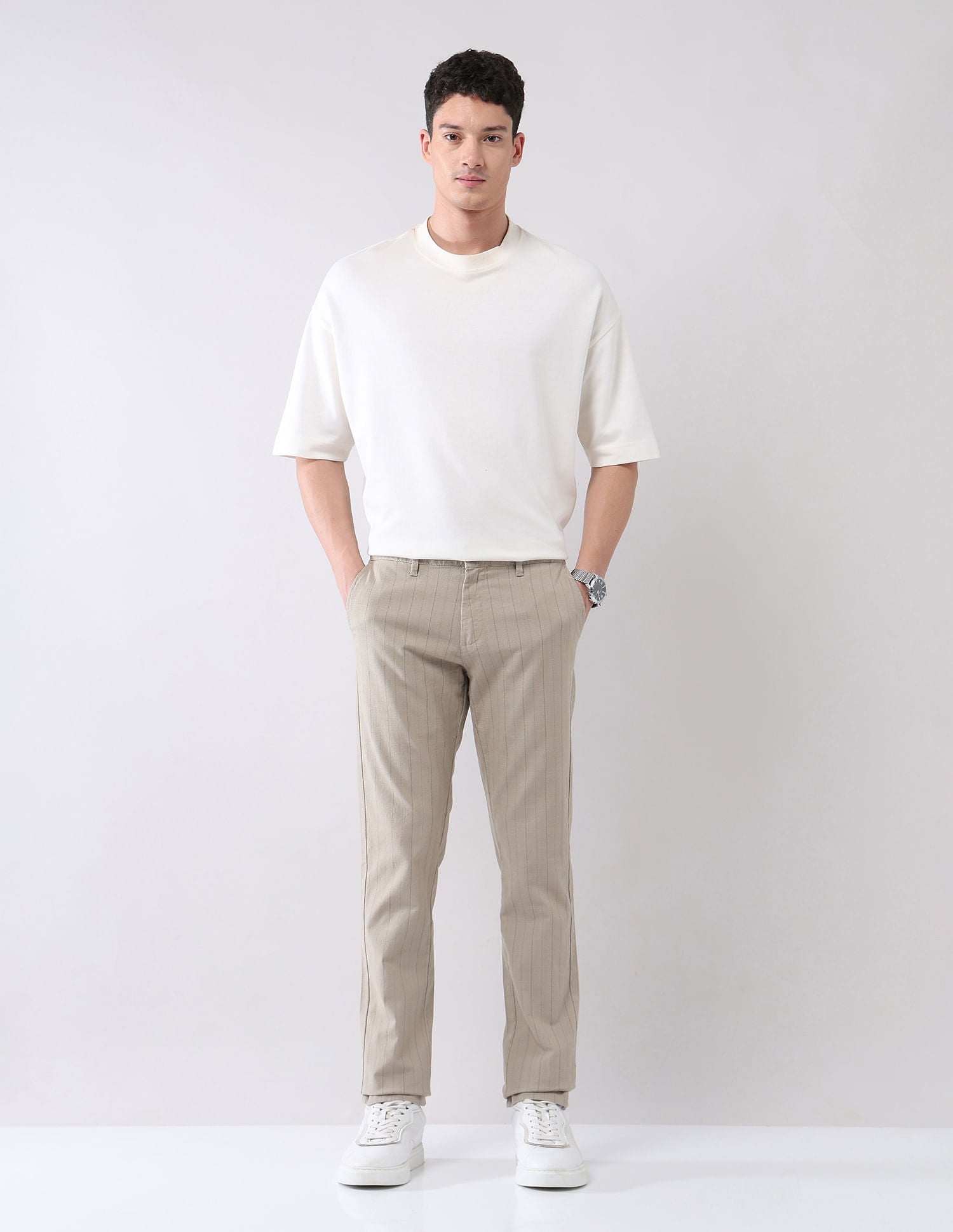 Regular Modern Slim Fit Chinos
