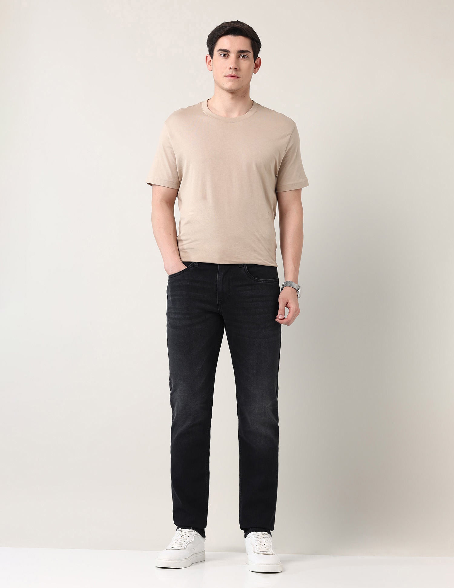 Easy-on slim Fit Mid Rise Jeans