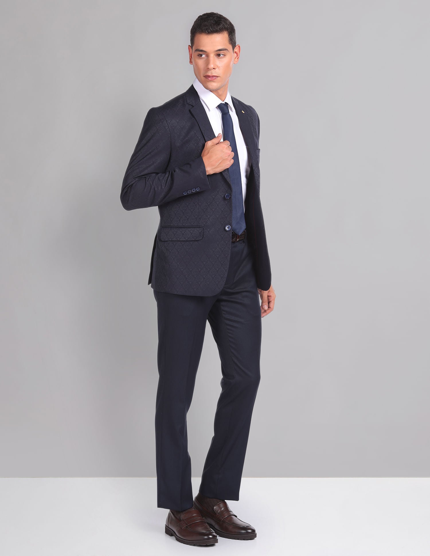 Exquisitely Tailored Fit Jacquard Sartorial Suit