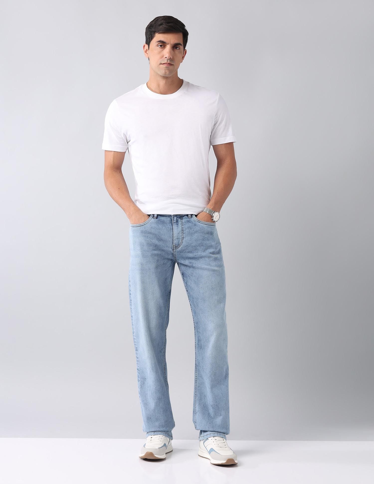 Rugged And Relaxed Fit Mid Rise Jeans