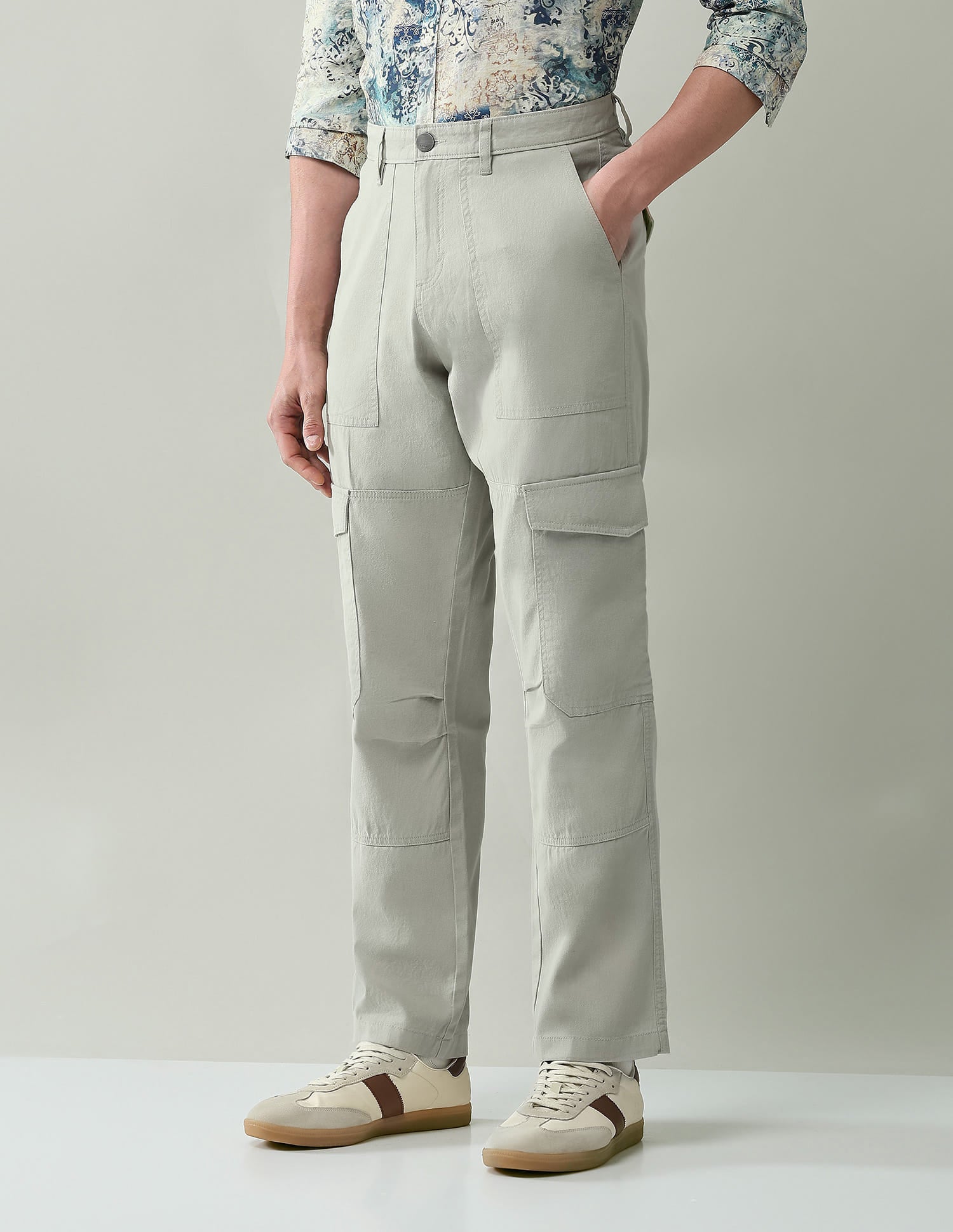 Wanderer Solid Regular Fit Cargos