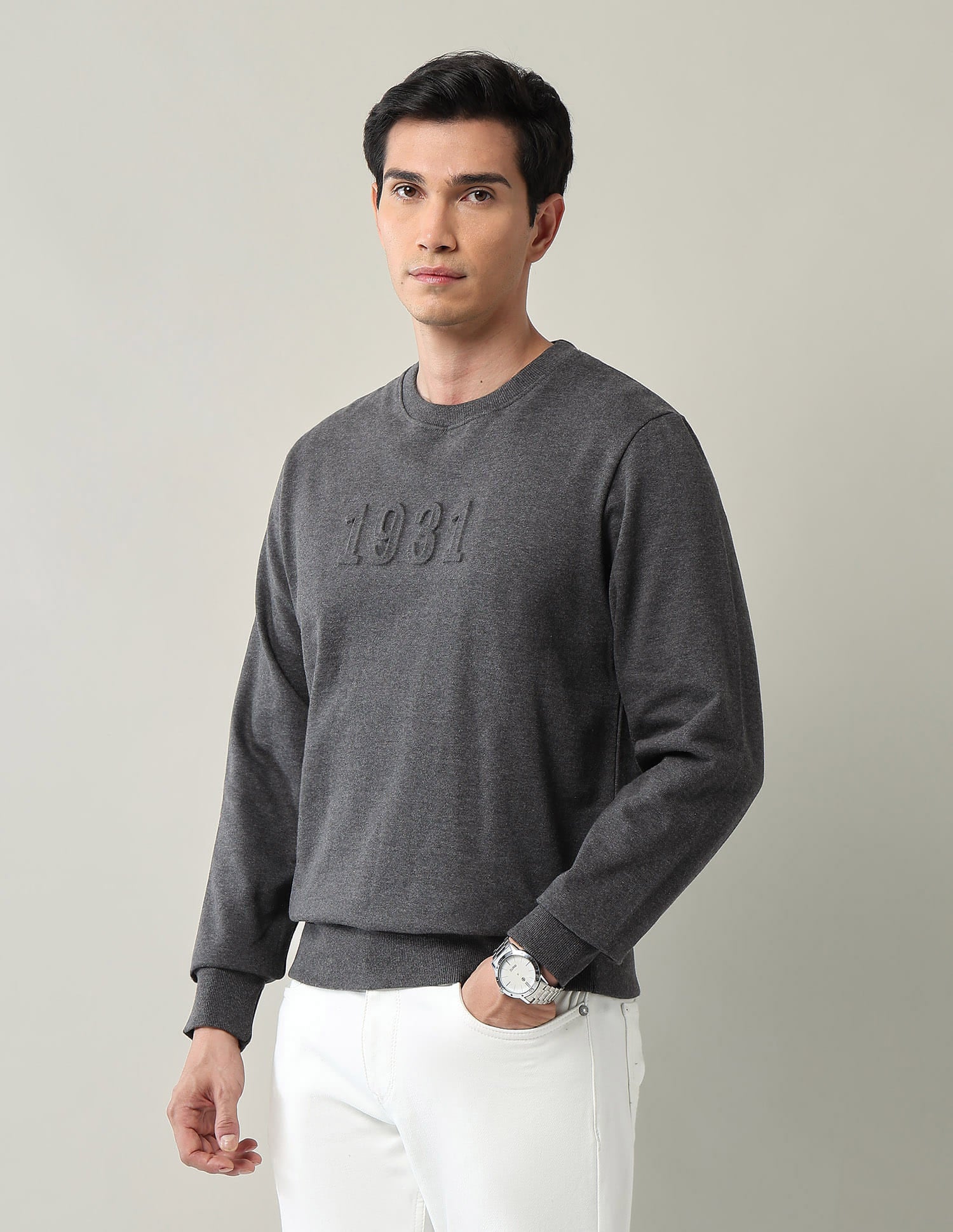 Modern Slim Fit Sweatshirt