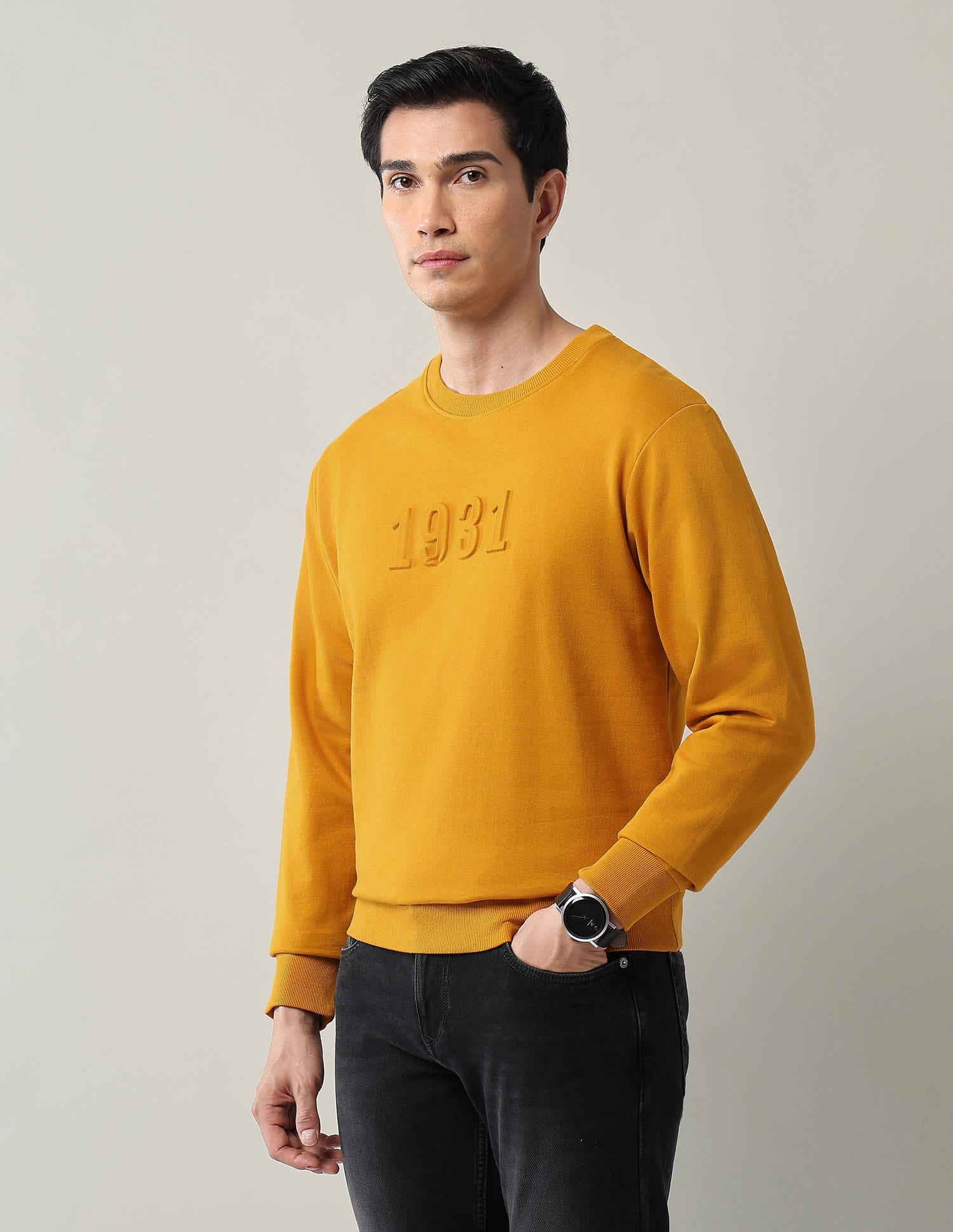 Modern Slim Fit Sweatshirt