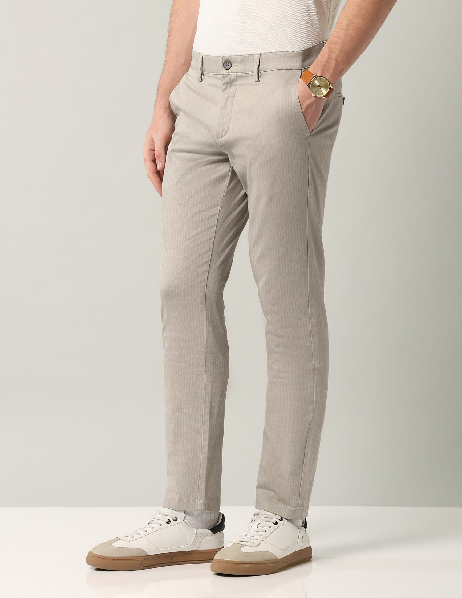 Geometric Patterned Mid-rise Modern Fit Trousers