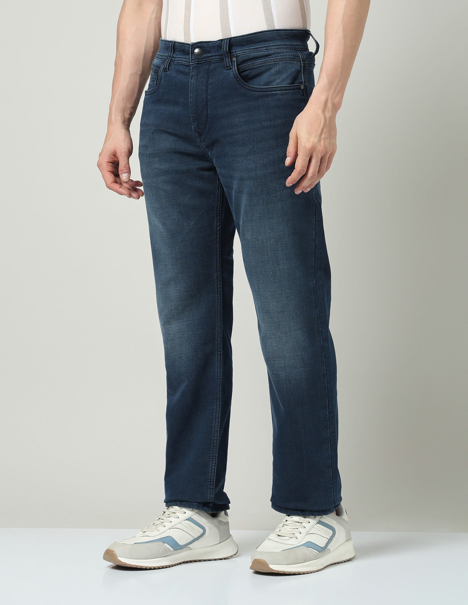 Everyday Essential Comfort Fit Mid-Rise Stone Wash Jeans