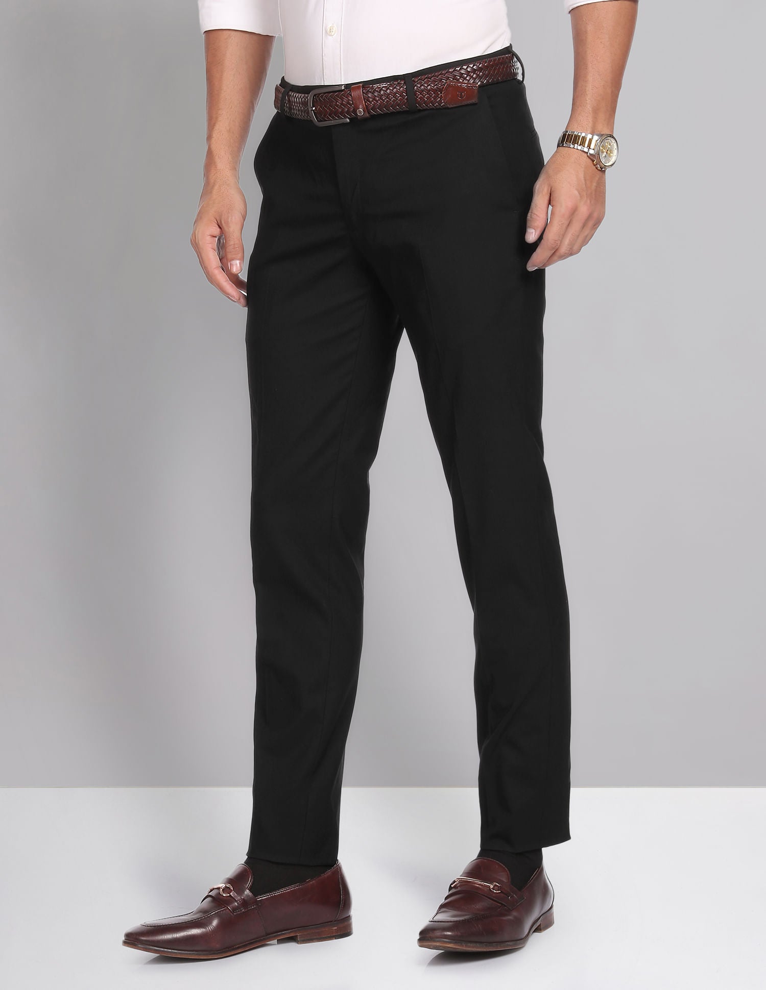 Relaxed Look Smart Mid Rise Solid Formal Trousers