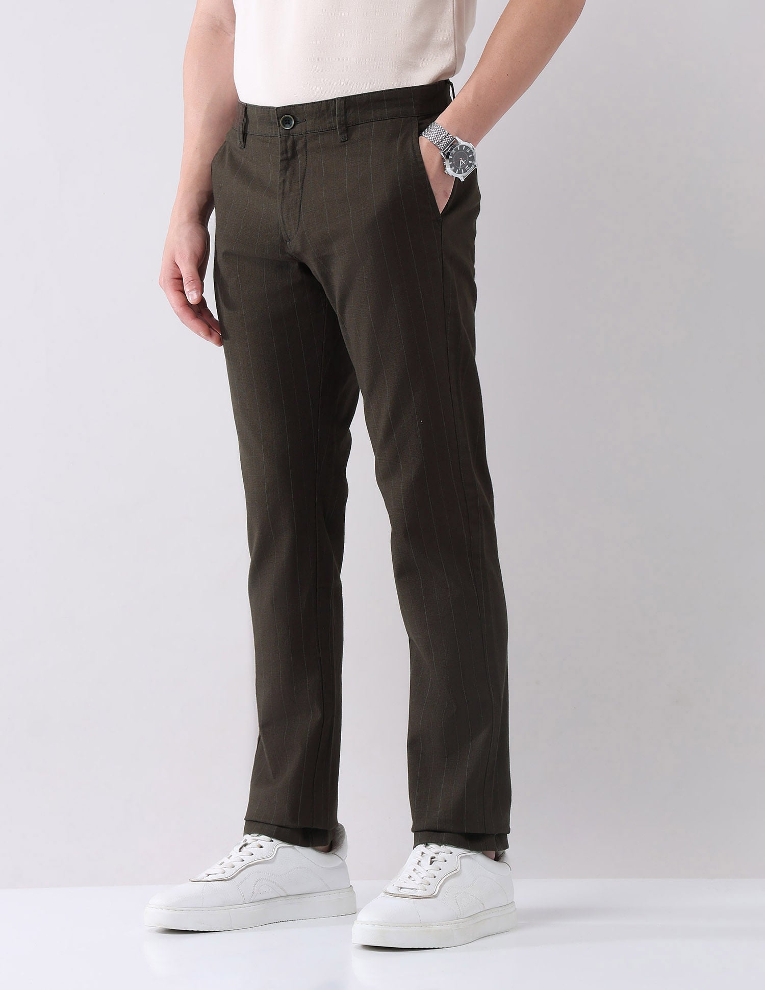Regular Modern Slim Fit Chinos