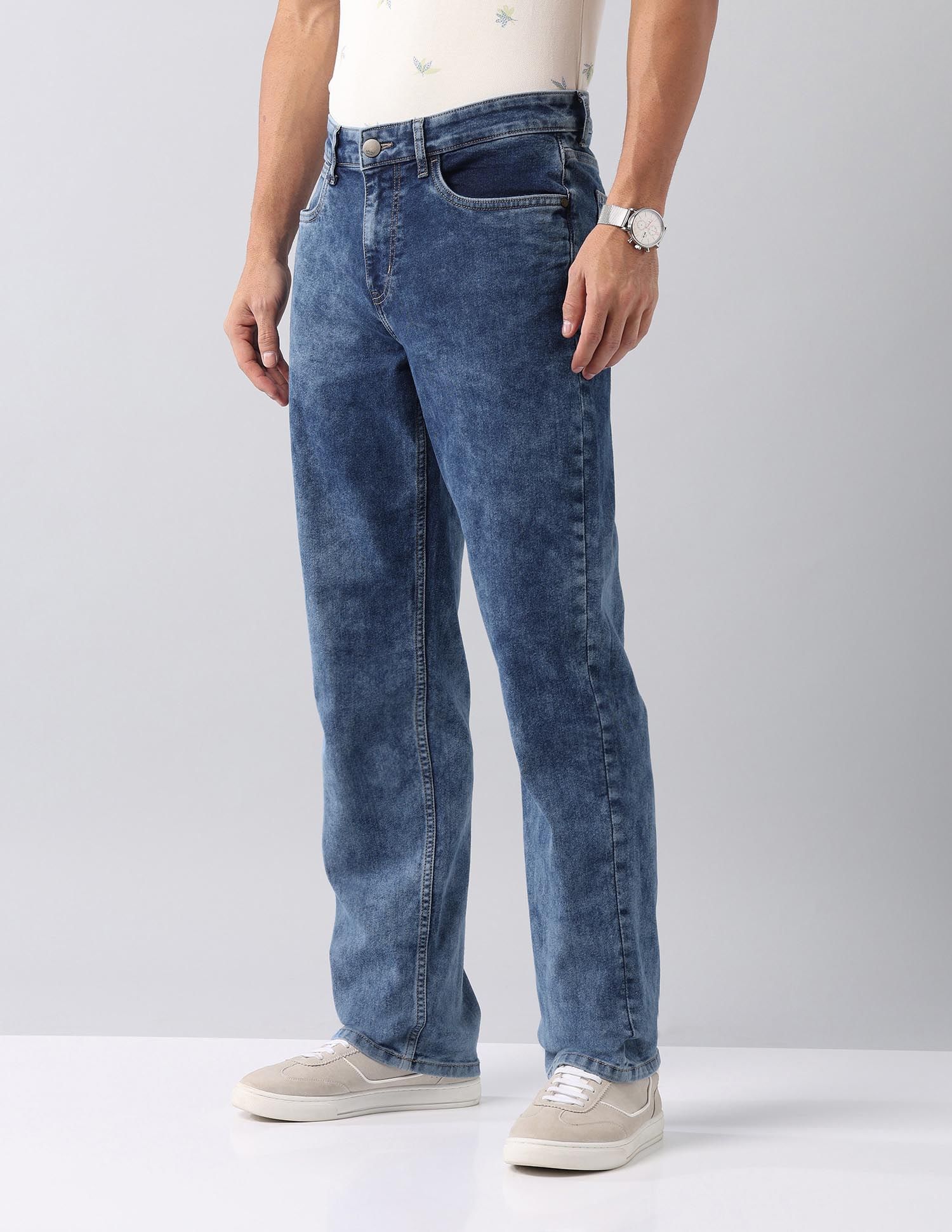 Rugged And Relaxed Fit Mid Rise Jeans
