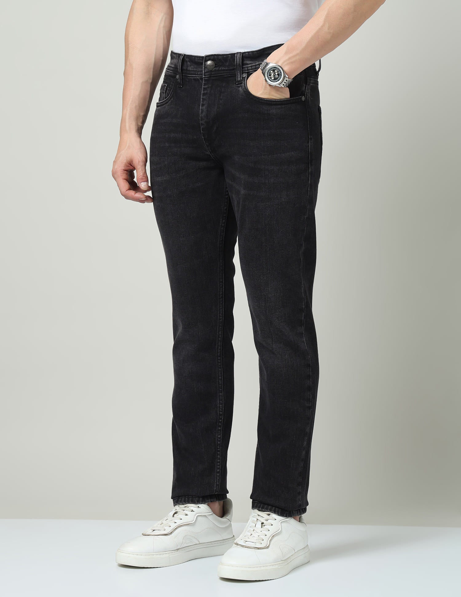 Adventure Essential Slim Fit Mid-Rise Whiskered Jeans