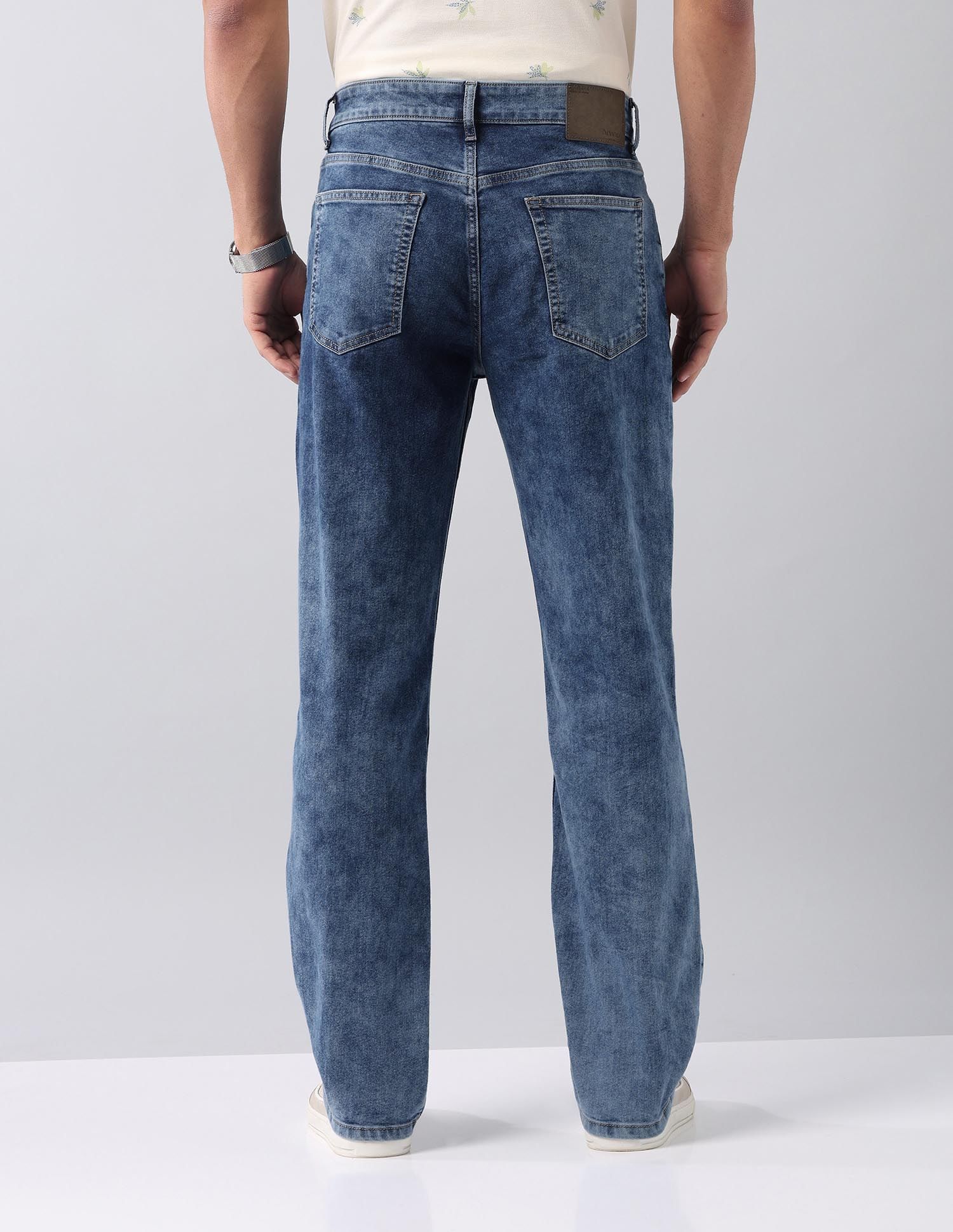Rugged And Relaxed Fit Mid Rise Jeans