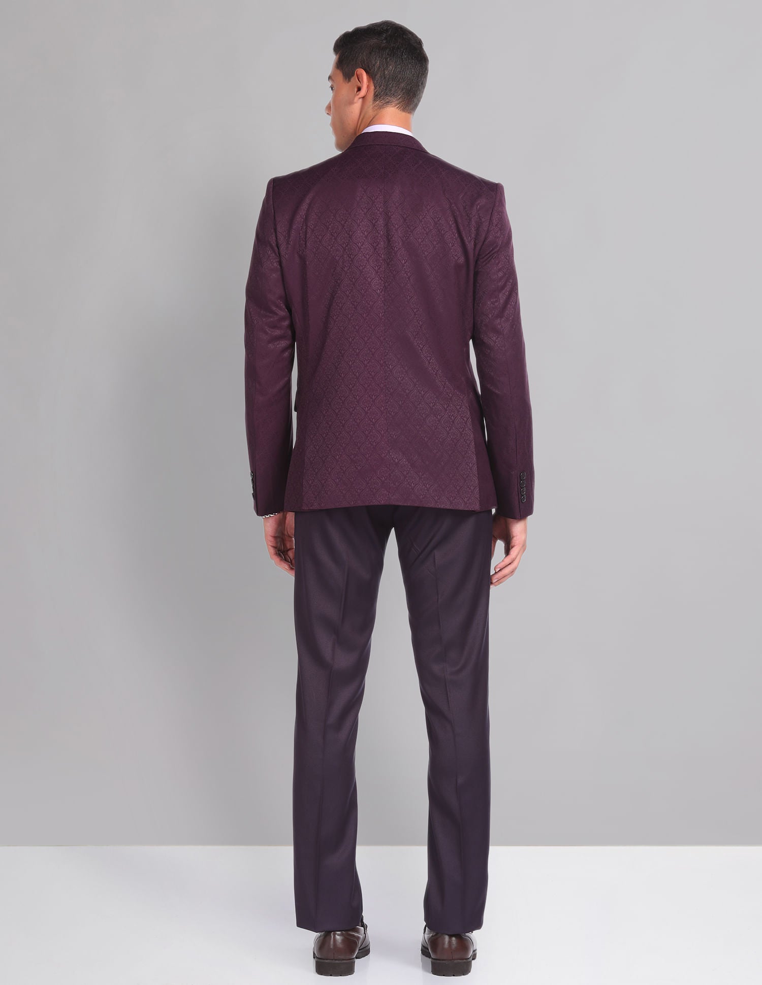 Exquisitely Tailored Fit Jacquard Sartorial Suit