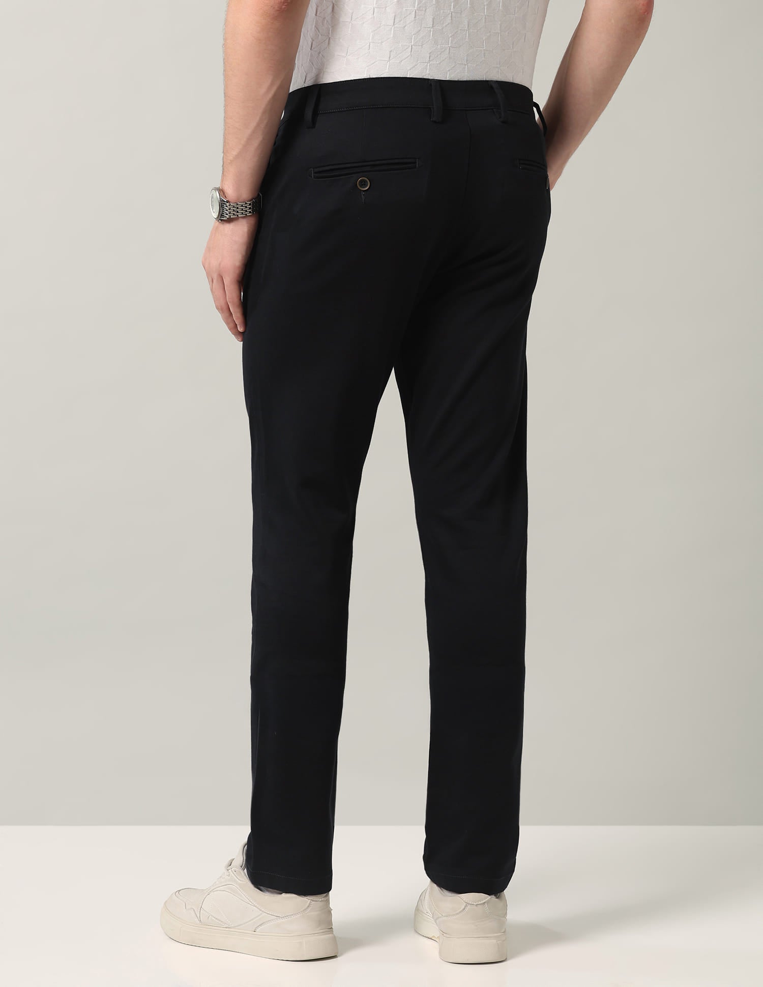 Textured Mid-rise Modern Fit Trousers