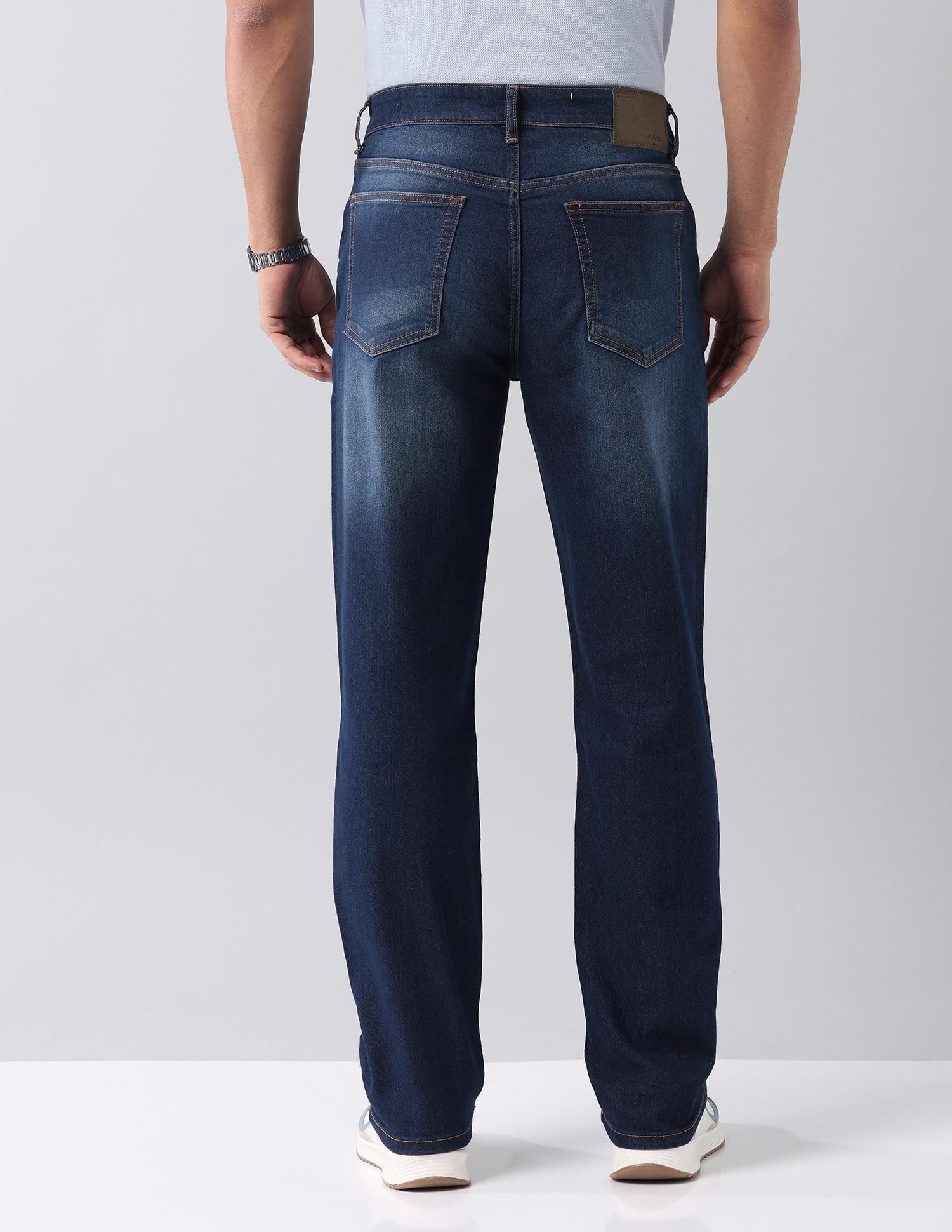Rugged And Relaxed Fit Mid Rise Jeans