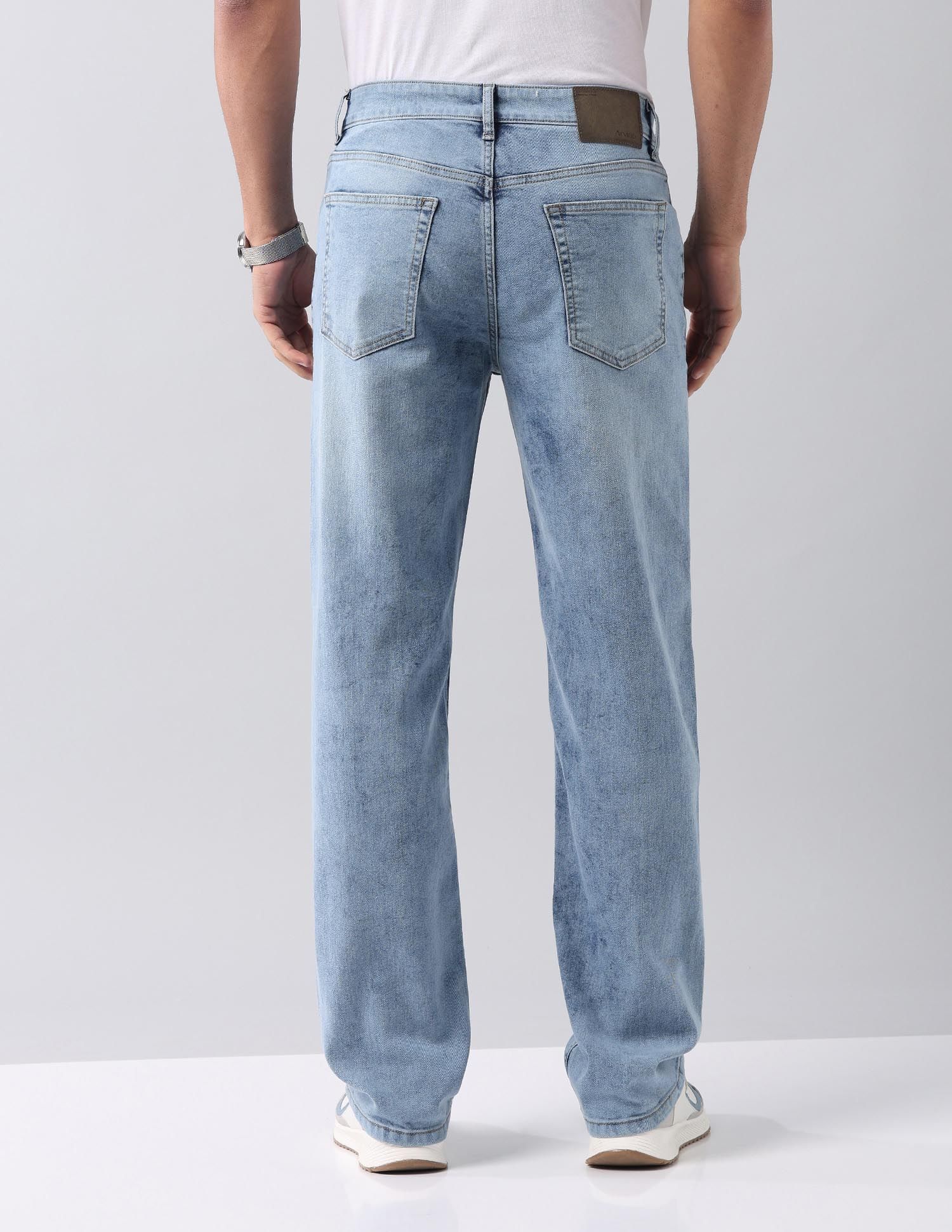 Rugged And Relaxed Fit Mid Rise Jeans
