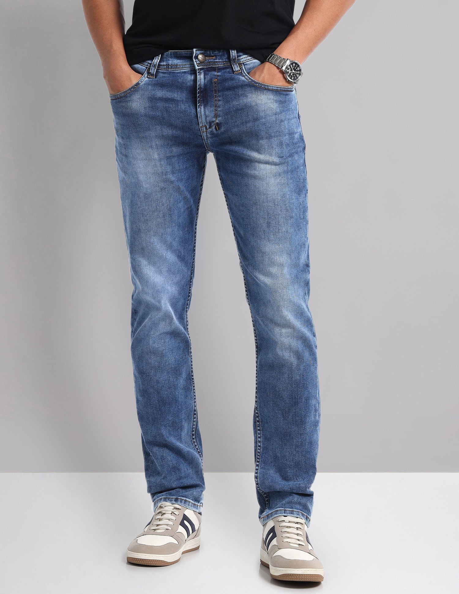 Stylish-Eyed Stone Wash Slim Fit Jeans