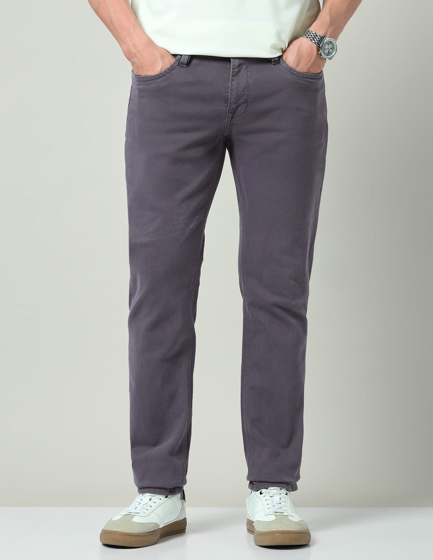 Relaxed Vibe Solid Mid-Rise Slim Fit Jeans
