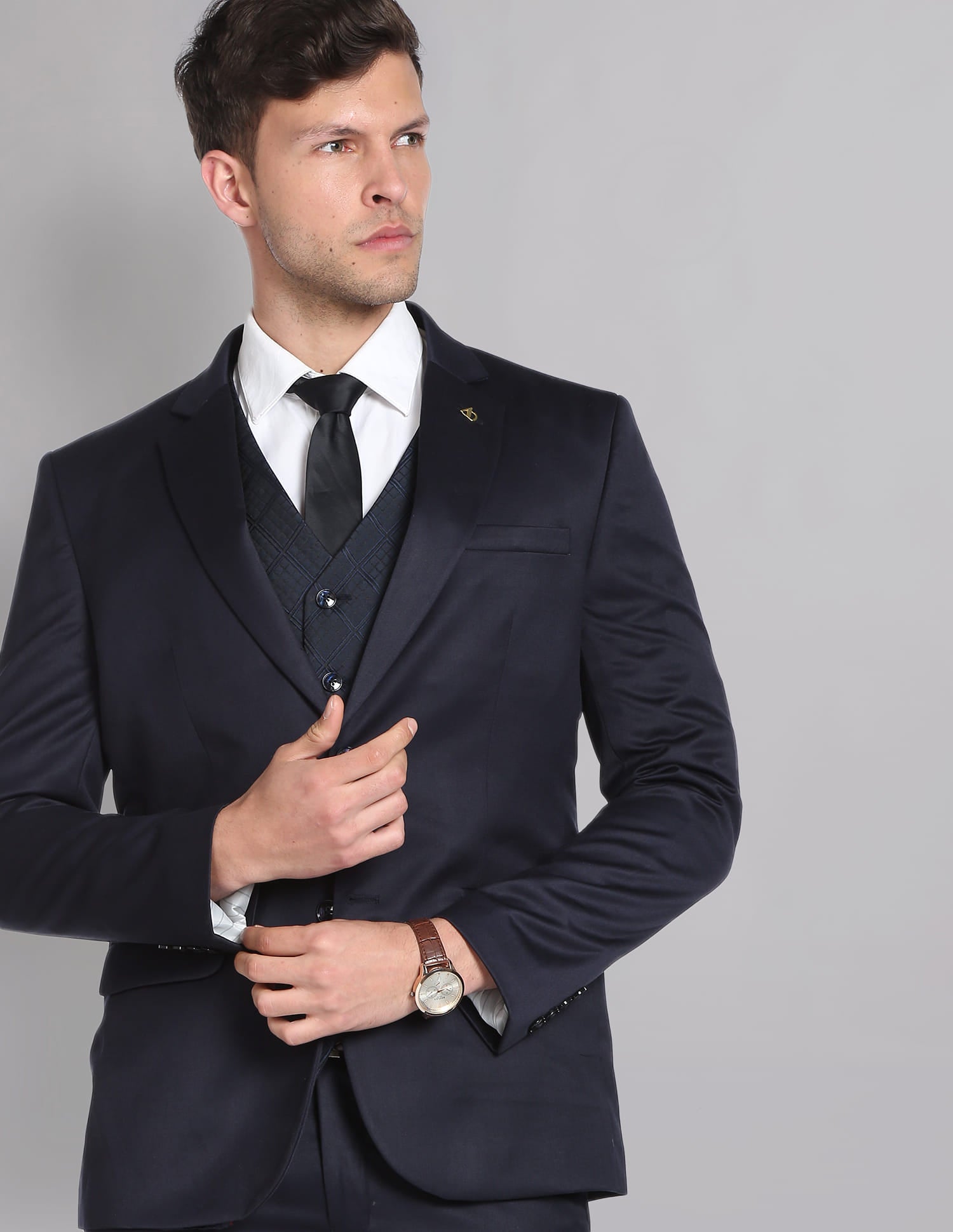 Tailored Fit Versatile Three Piece Suit