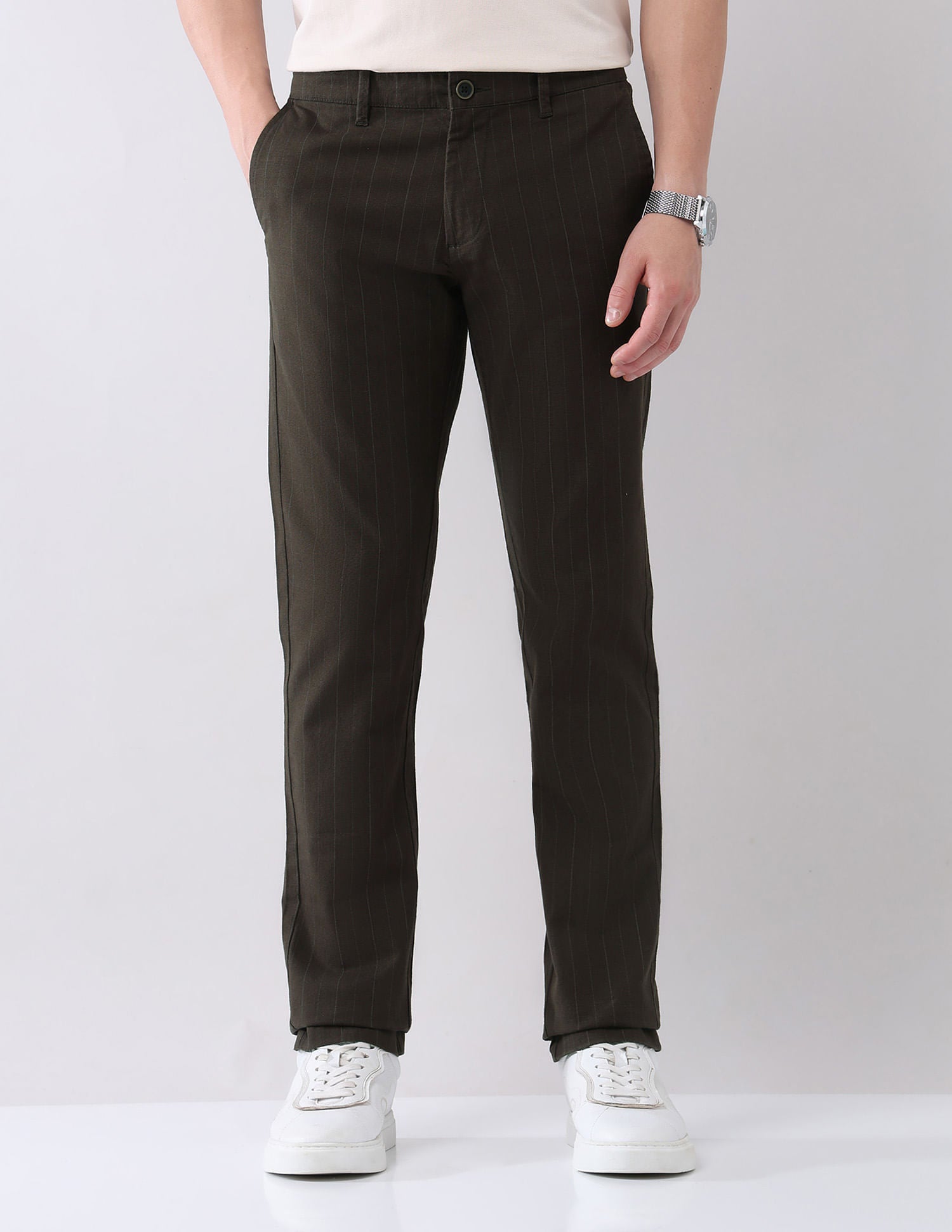 Regular Modern Slim Fit Chinos