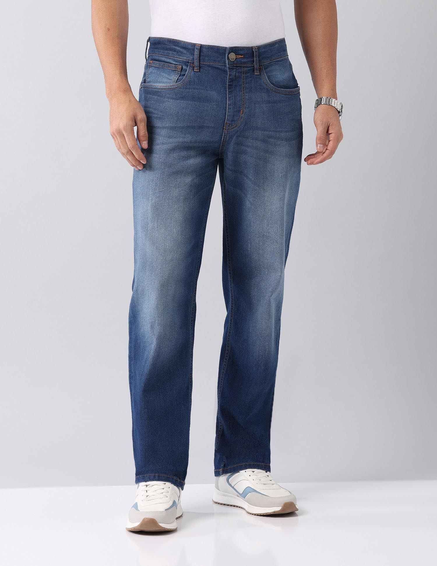 Rugged And Relaxed Fit Mid Rise Jeans