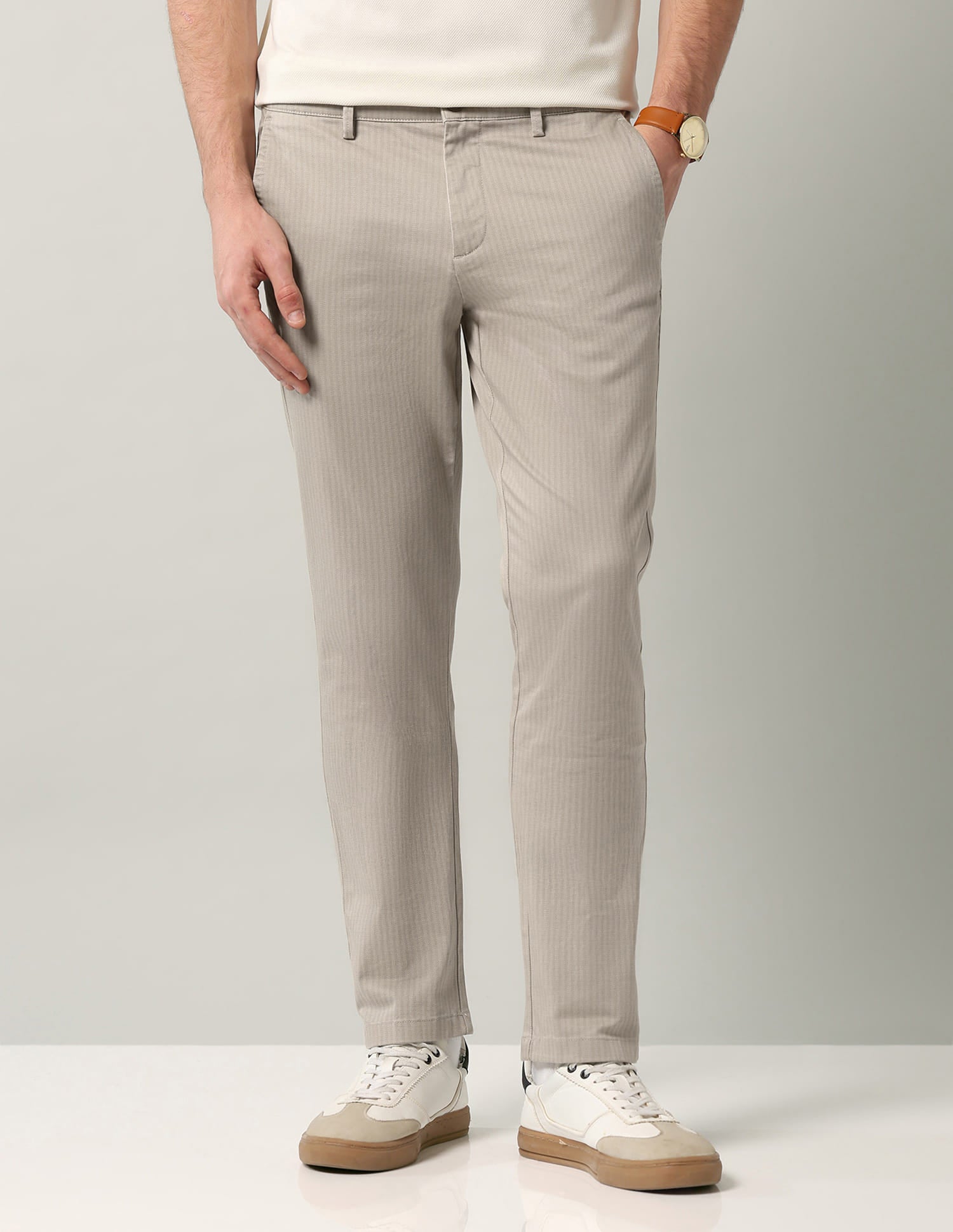 Geometric Patterned Mid-rise Modern Fit Trousers