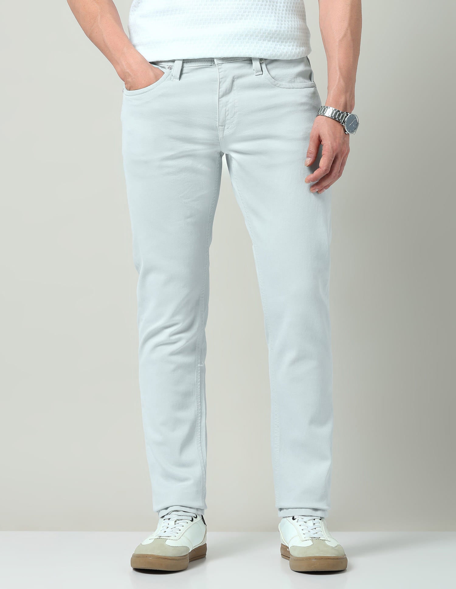 Relaxed Vibe Solid Mid-Rise Slim Fit Jeans