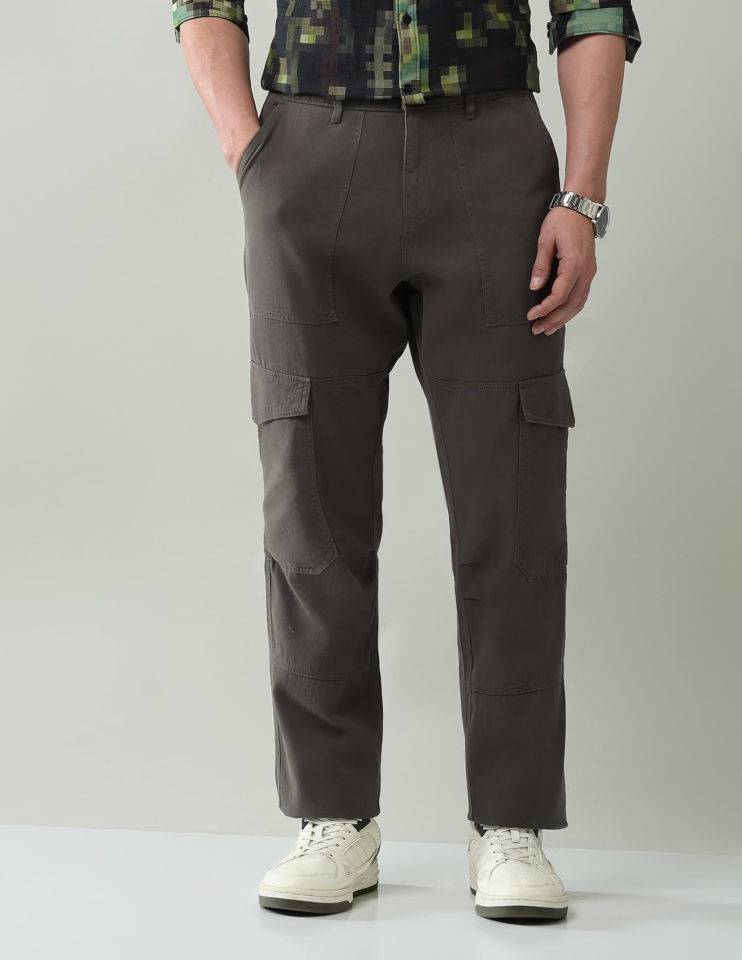 Wanderer Solid Regular Fit Cargos