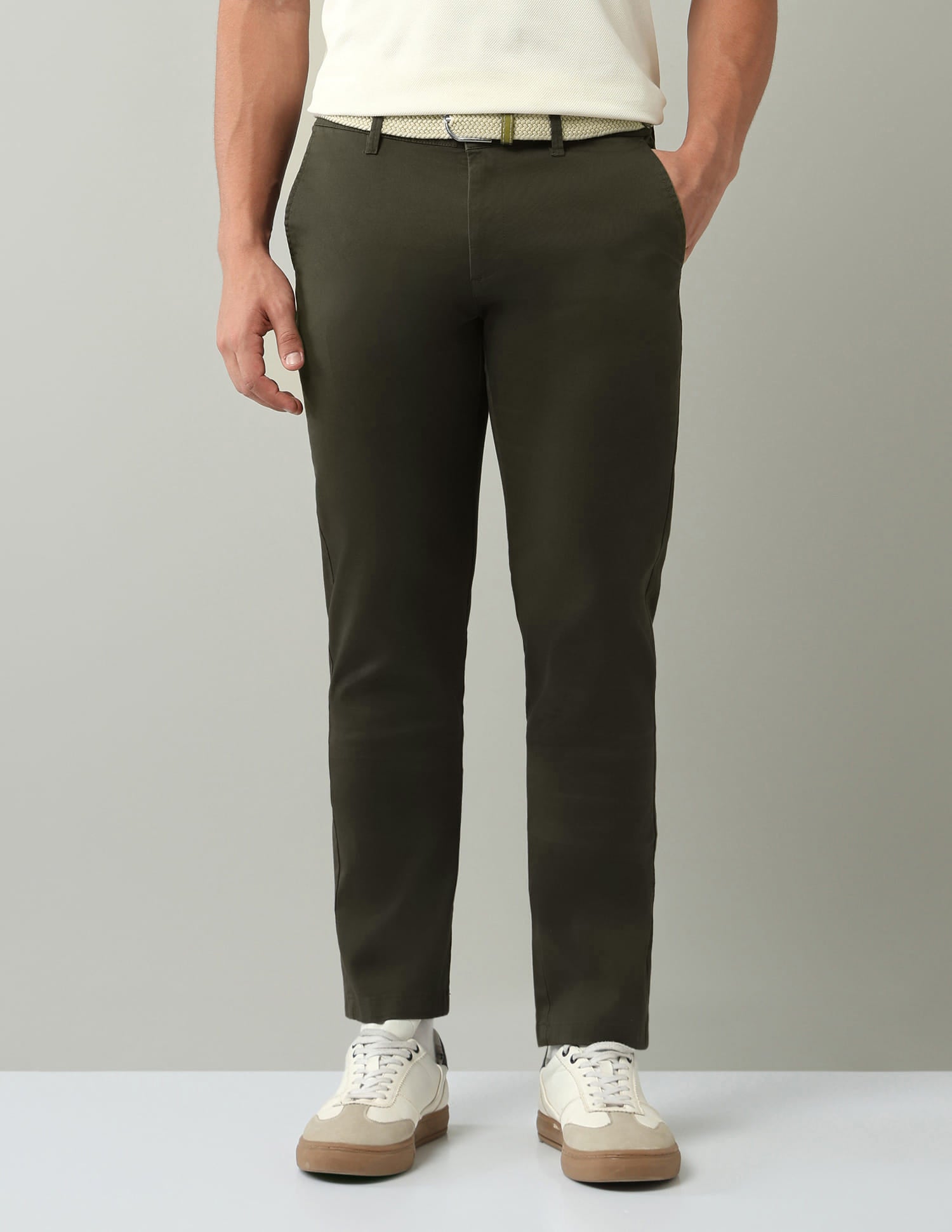 Mid-Rise Modern Slim Fit Twill Chino