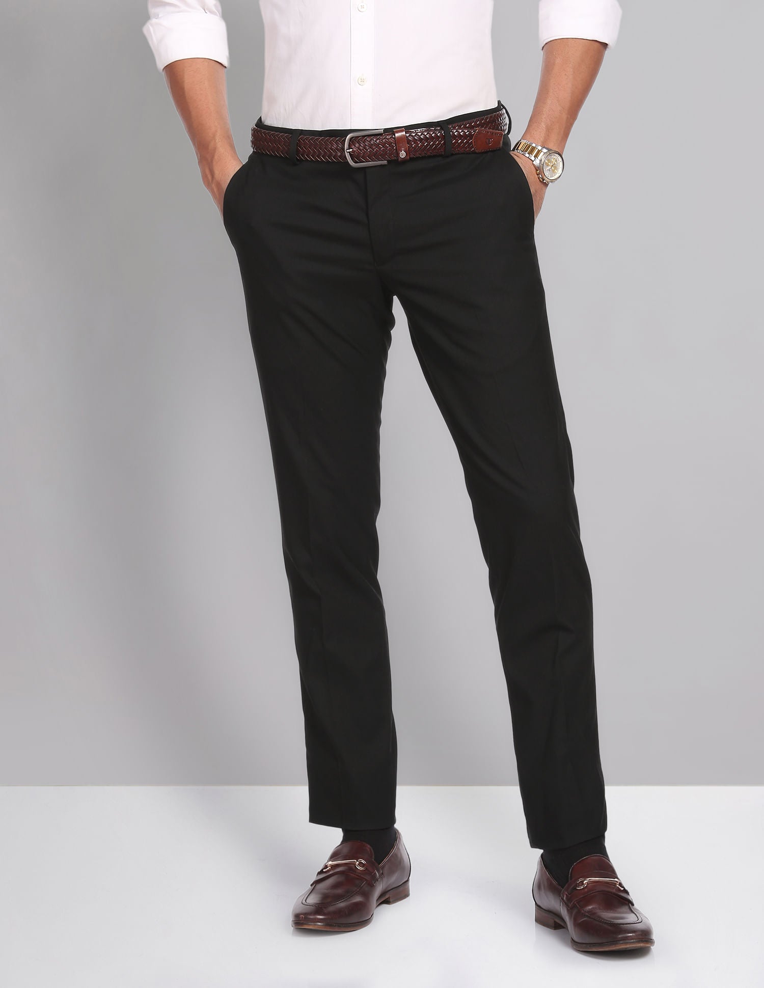 Relaxed Look Smart Mid Rise Solid Formal Trousers
