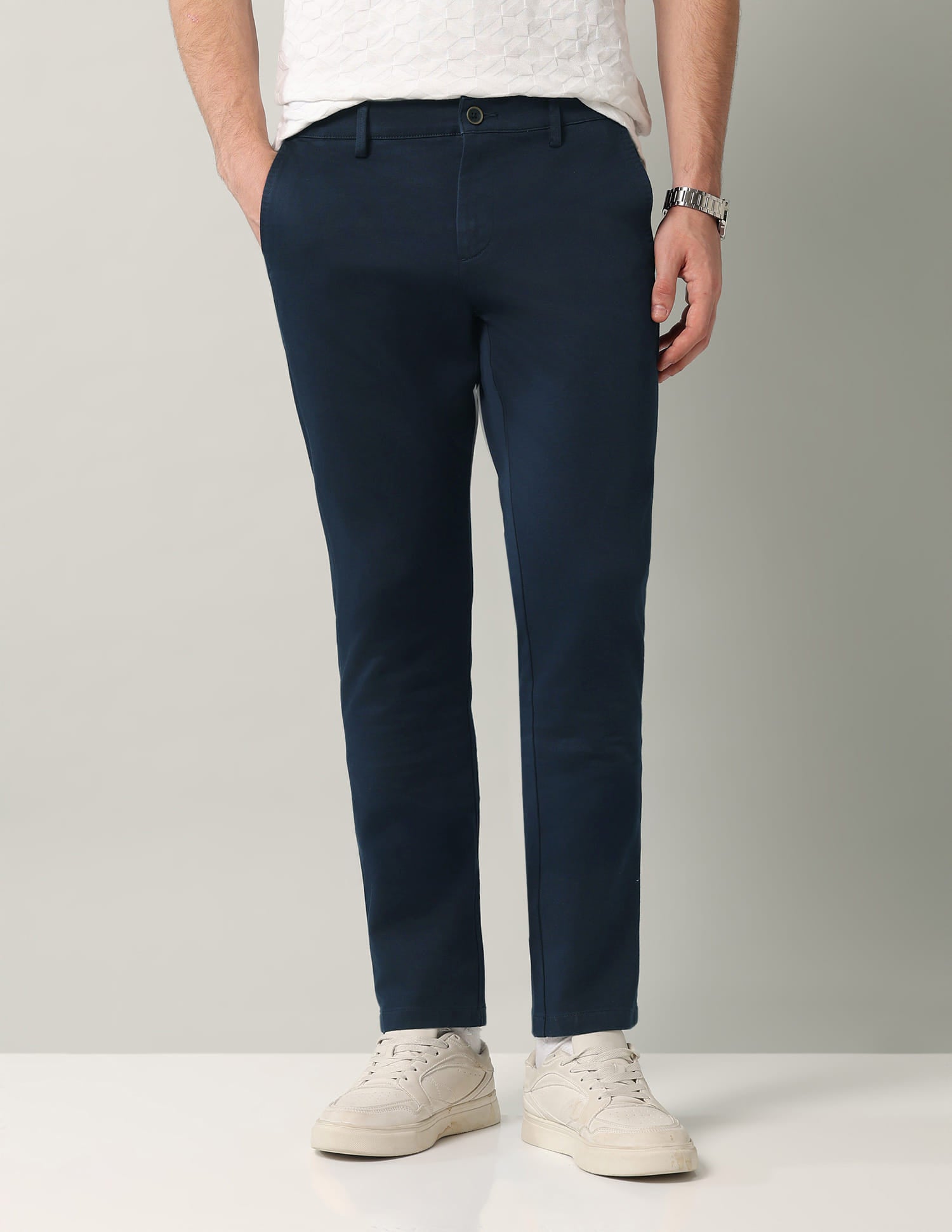 Textured Mid-rise Modern Fit Trousers