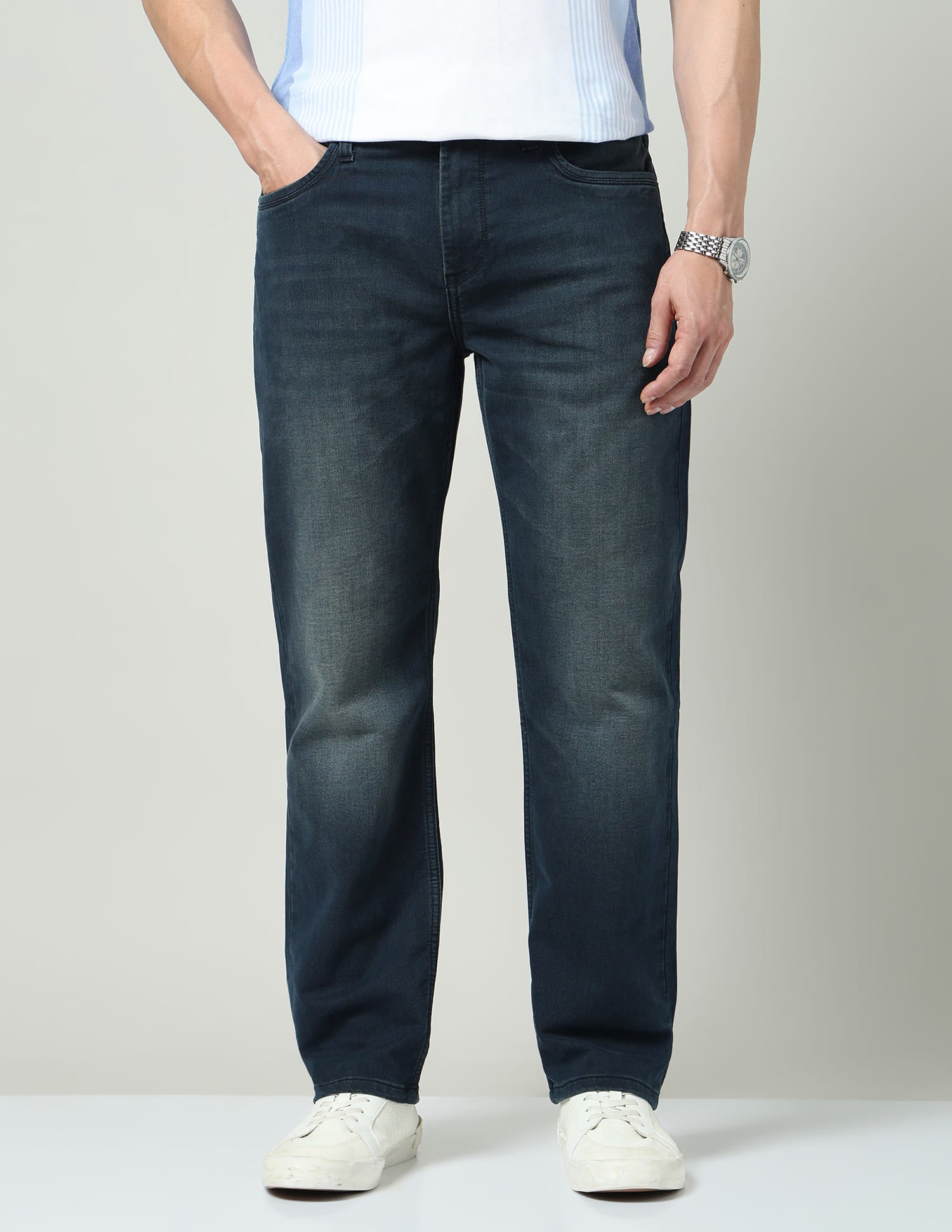Everyday Essential Comfort Fit Mid-Rise Stone Wash Jeans