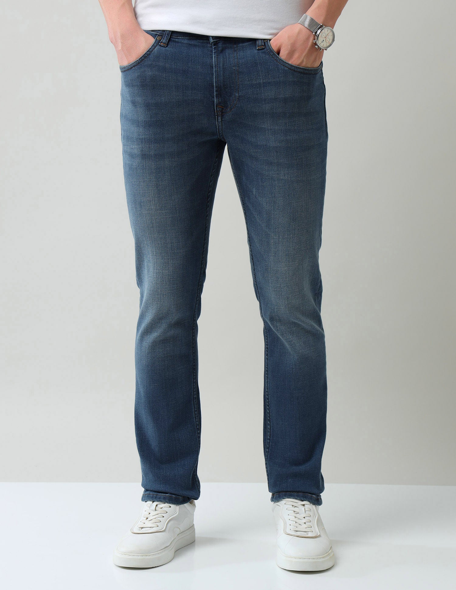 Easy-on slim Fit Mid Rise Jeans
