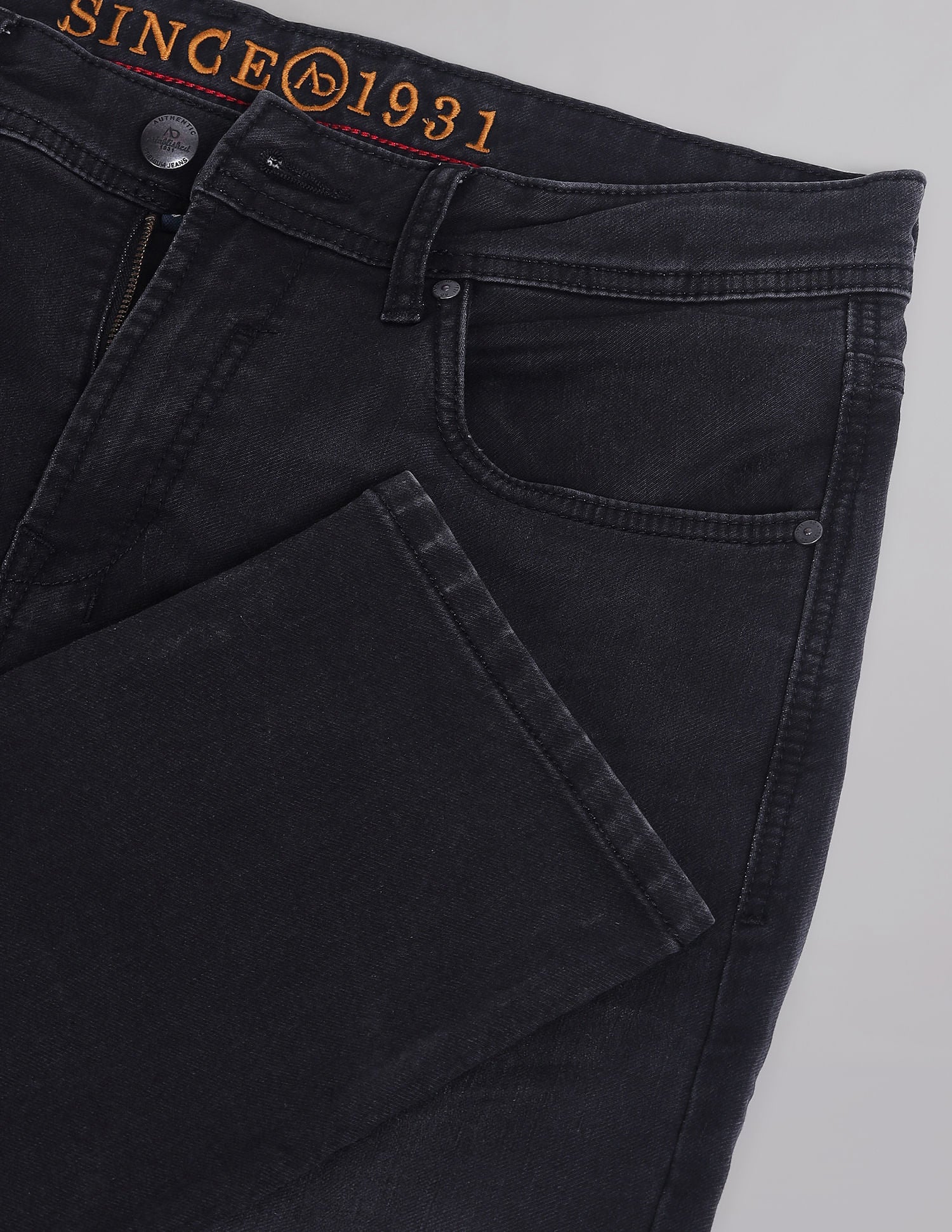 Style-Packed Twill Slim Fit Jeans