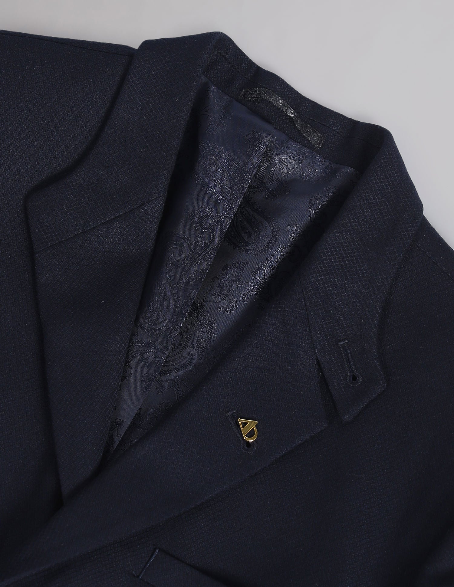 Power-Edged Dobby Convertible Collar Blazer