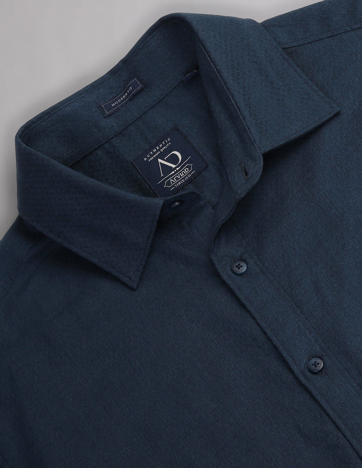 Geometric Patterned Slim Fit Shirt
