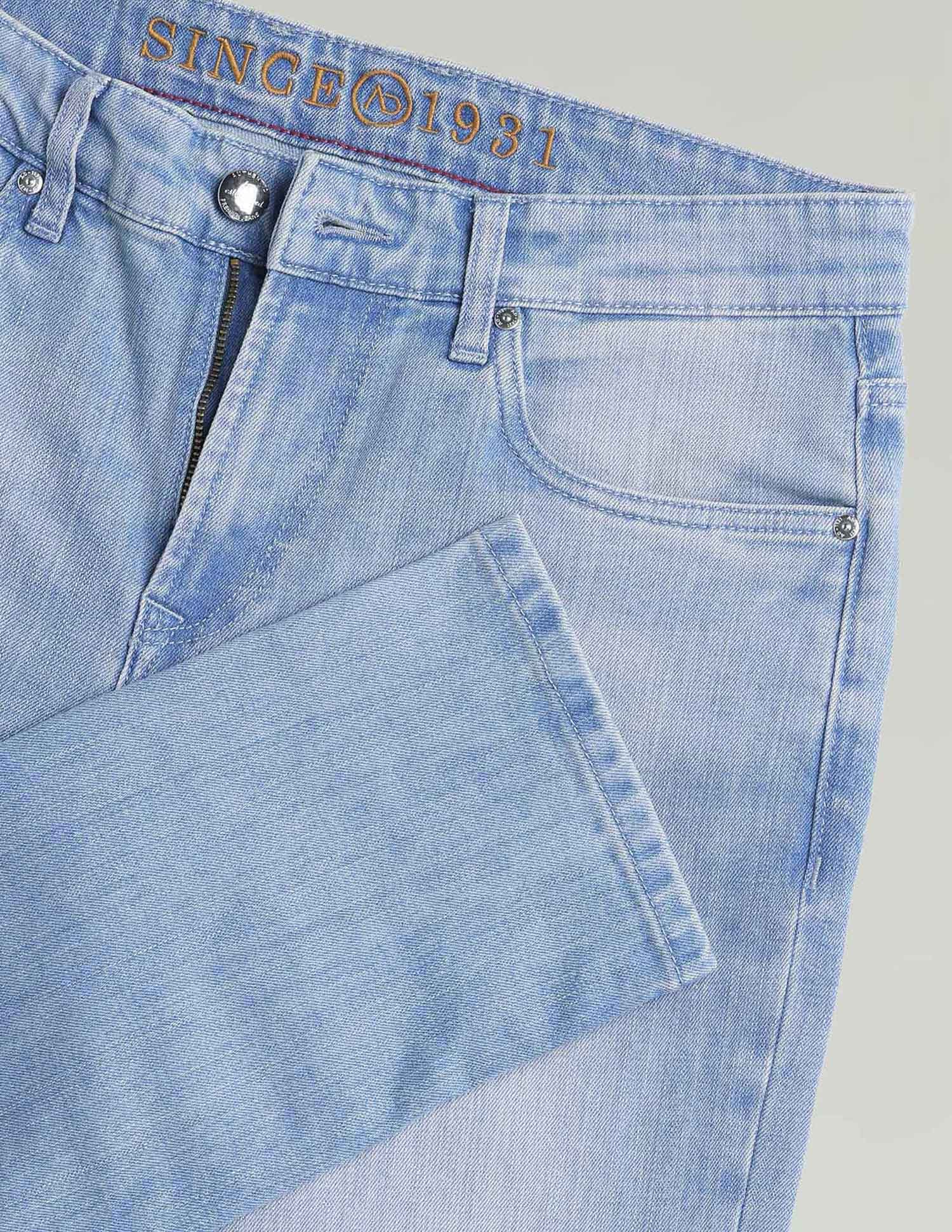 Relaxed Vibe Solid Mid-Rise Slim Fit Jeans