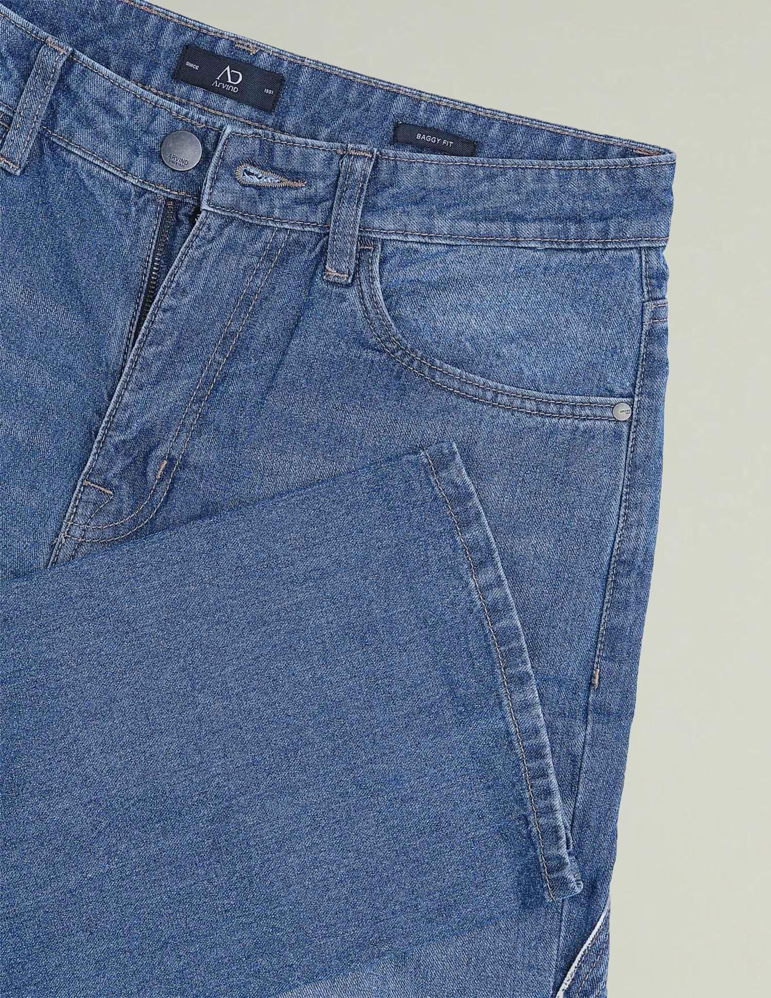 Mid Rise Baggy Fit Jeans