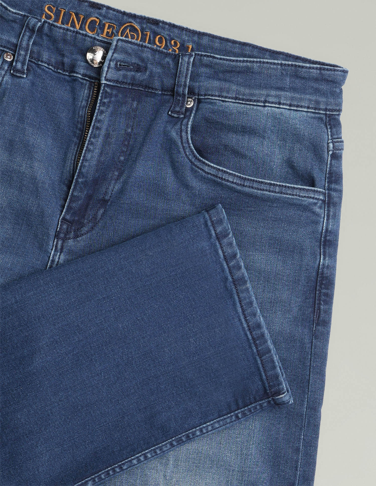 Trend Setter Solid Comfort Fit Whiskered Jeans