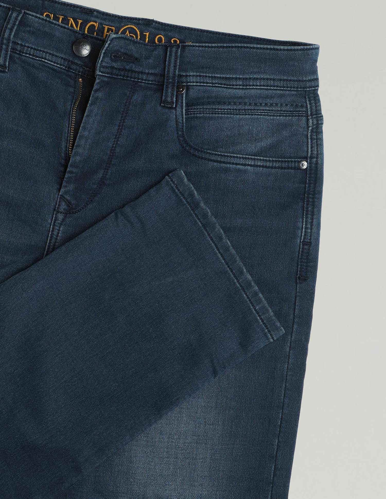 Everyday Essential Comfort Fit Mid-Rise Stone Wash Jeans