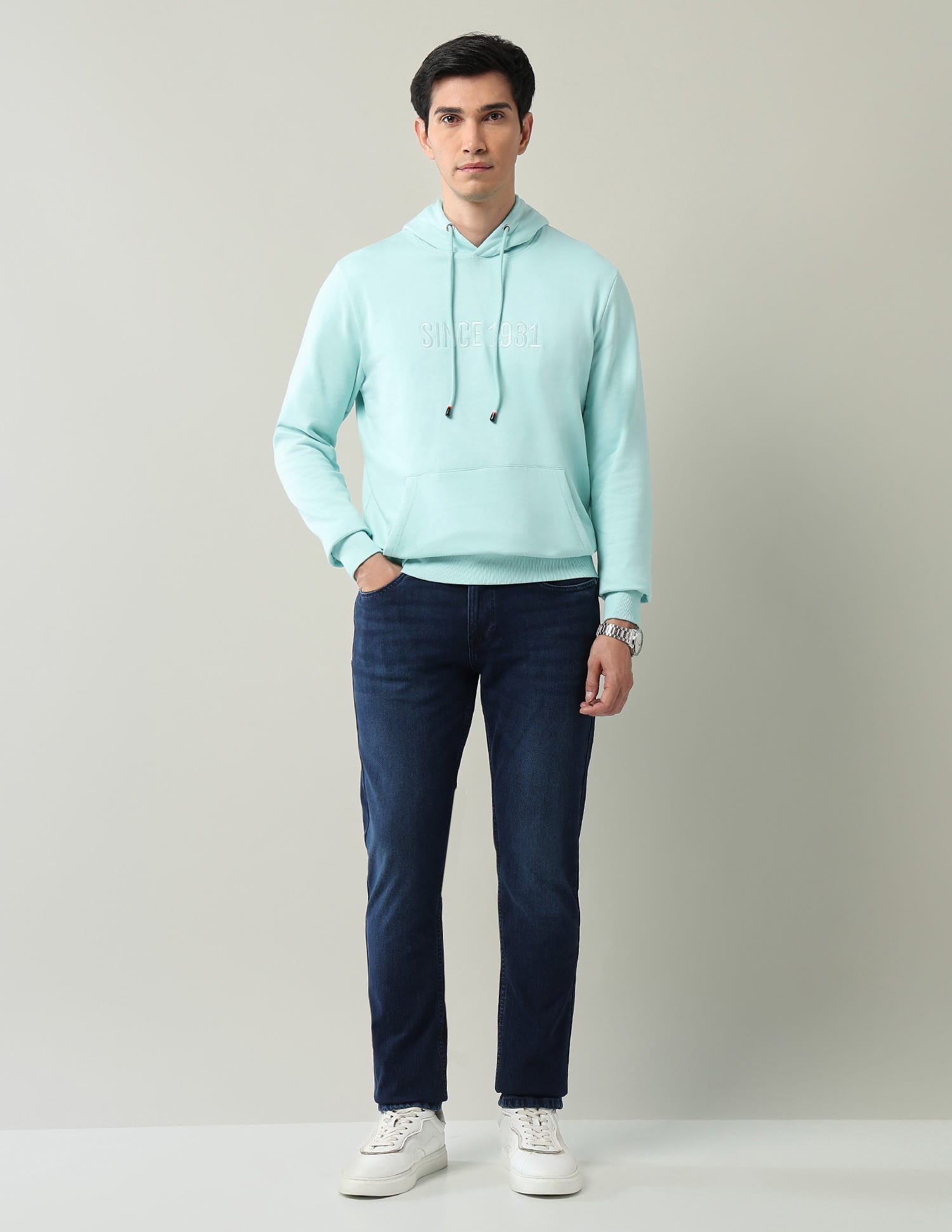 Modern Slim Fit Sweatshirt